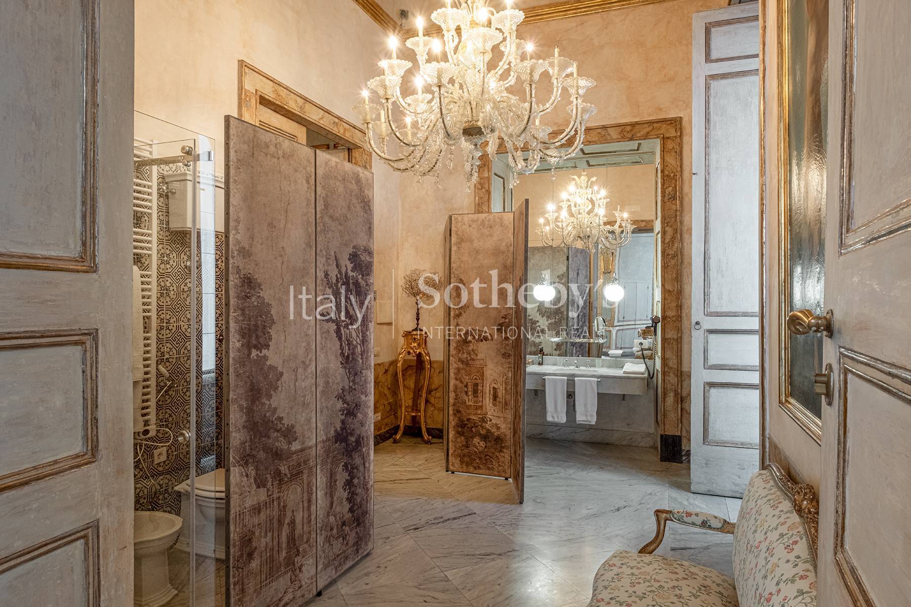  Monumental historic mansion in the heart of Naples - 物件實景