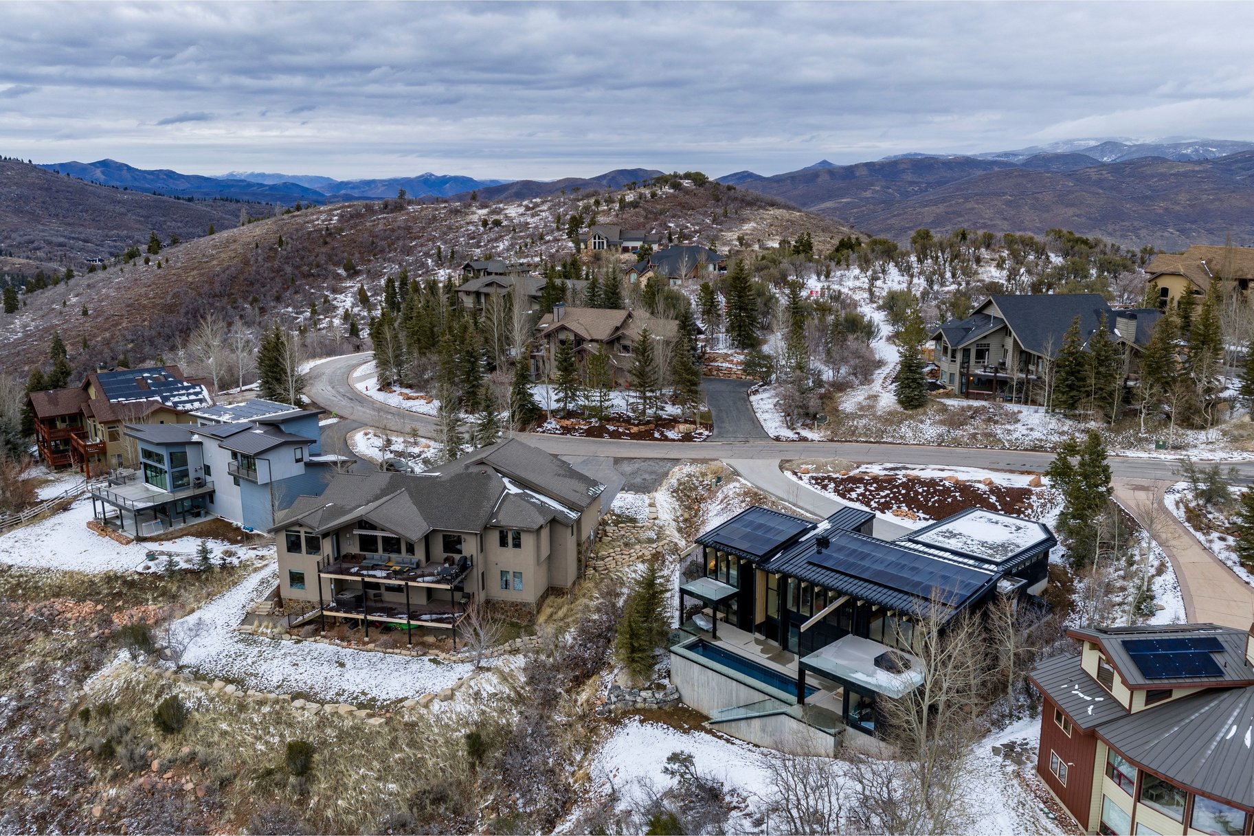  One-of-a-Kind Modern Pinebrook Residence - 物件實景