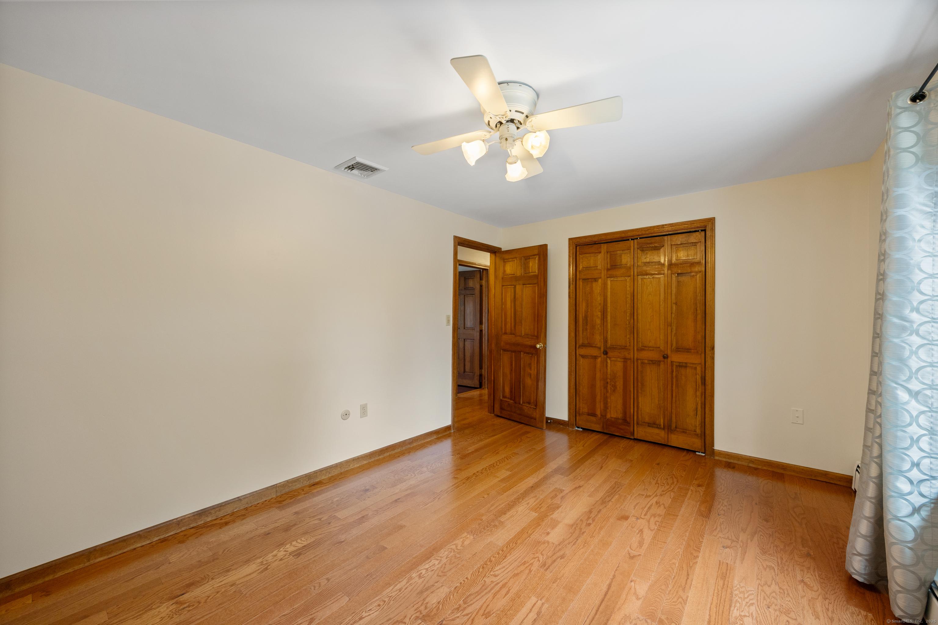 Southington, Connecticut, 06489, United States, 3 Bedrooms Bedrooms, ,3 BathroomsBathrooms,Residential,For Sale,1935376