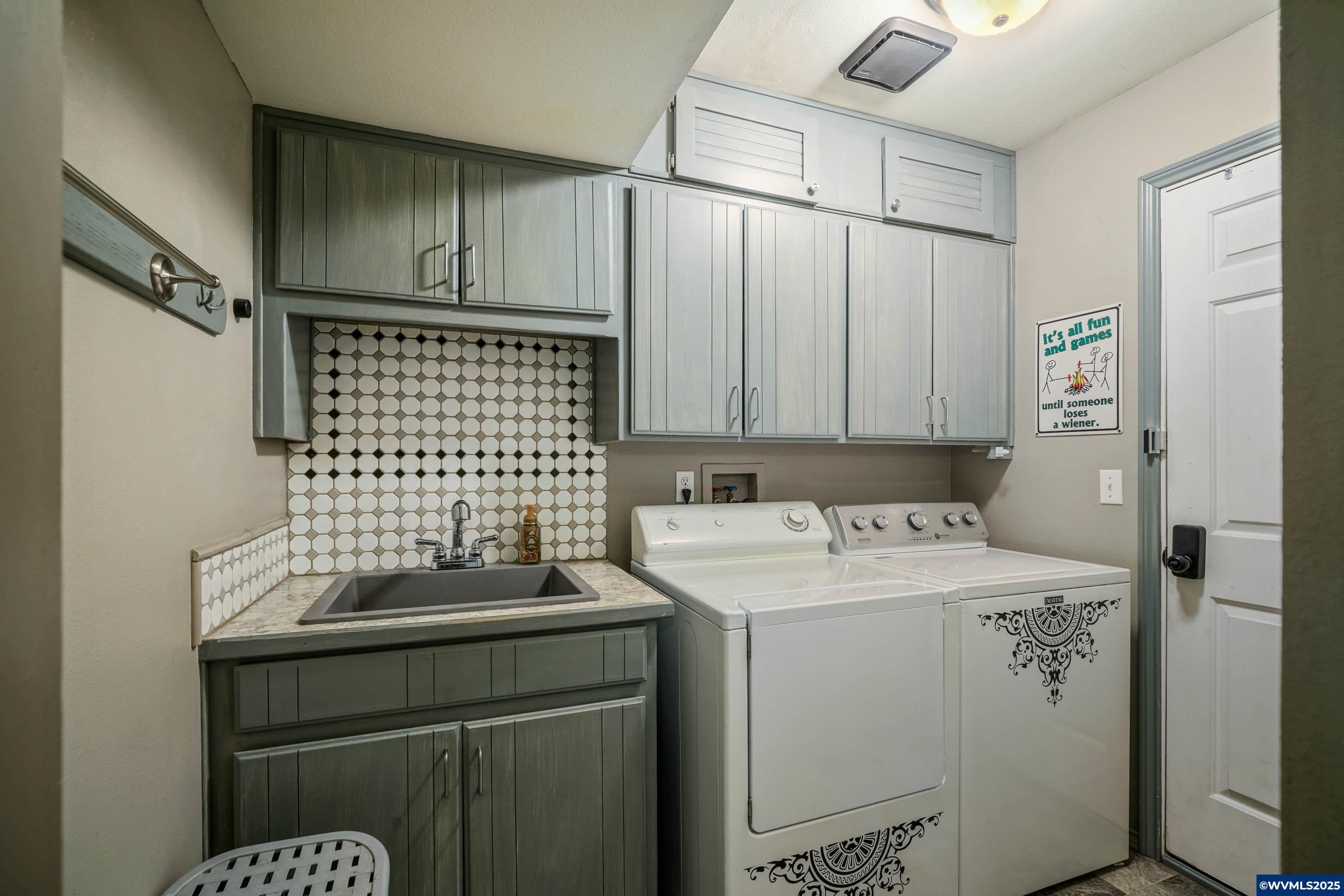 Mcminnville, Oregon, 97128, United States, 3 Bedrooms Bedrooms, ,3 BathroomsBathrooms,Residential,For Sale,1949725