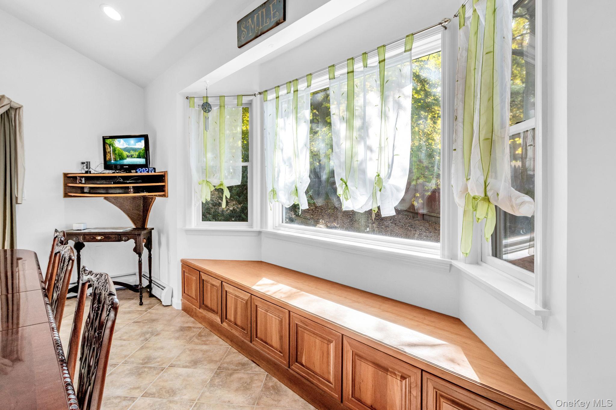 Mahopac, New York, 10541, United States, 4 Bedrooms Bedrooms, ,3 BathroomsBathrooms,Residential,For Sale,2002919