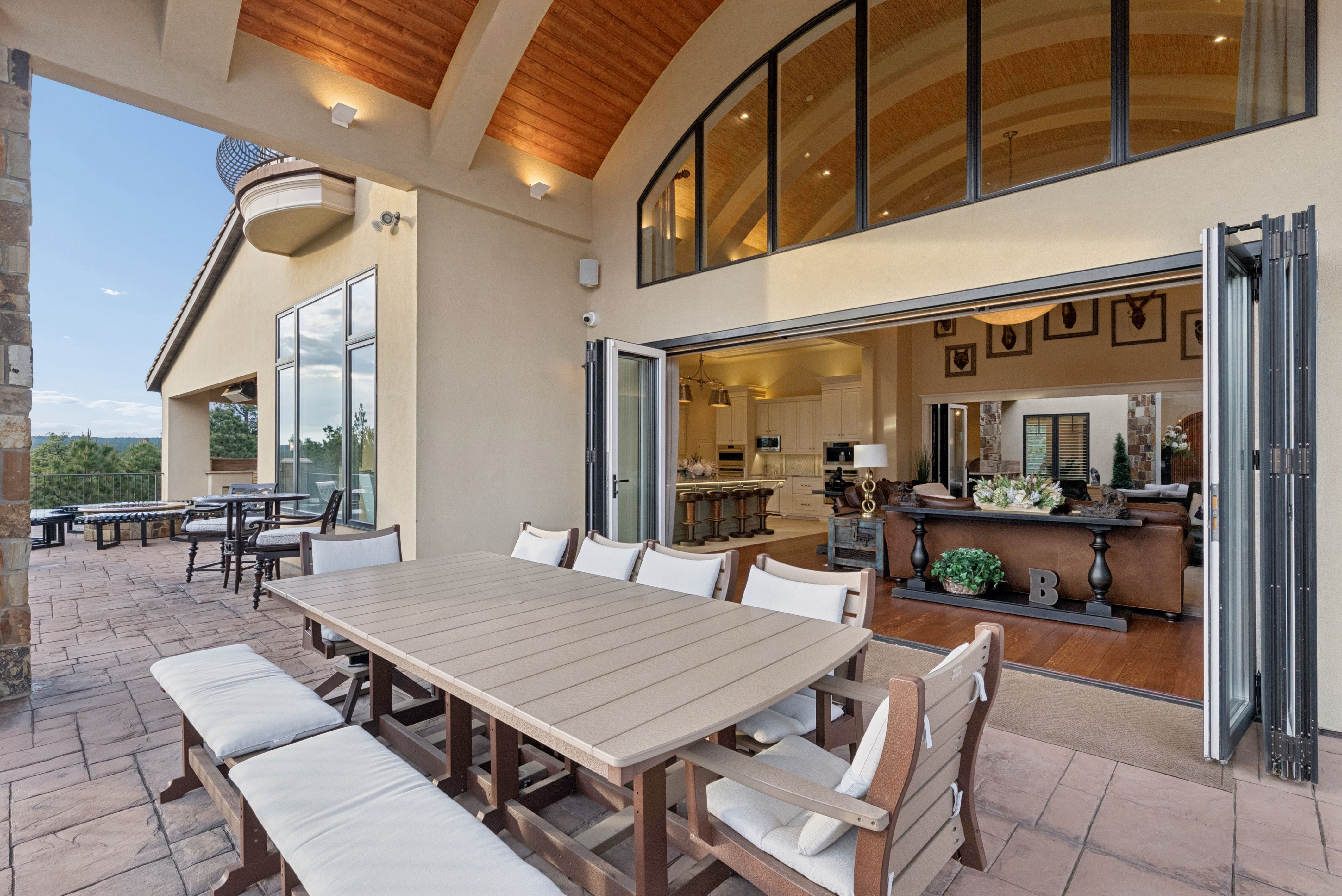  Extraordinary legacy estate on 2.59 private acres in Cathedral Pines - 物件實景