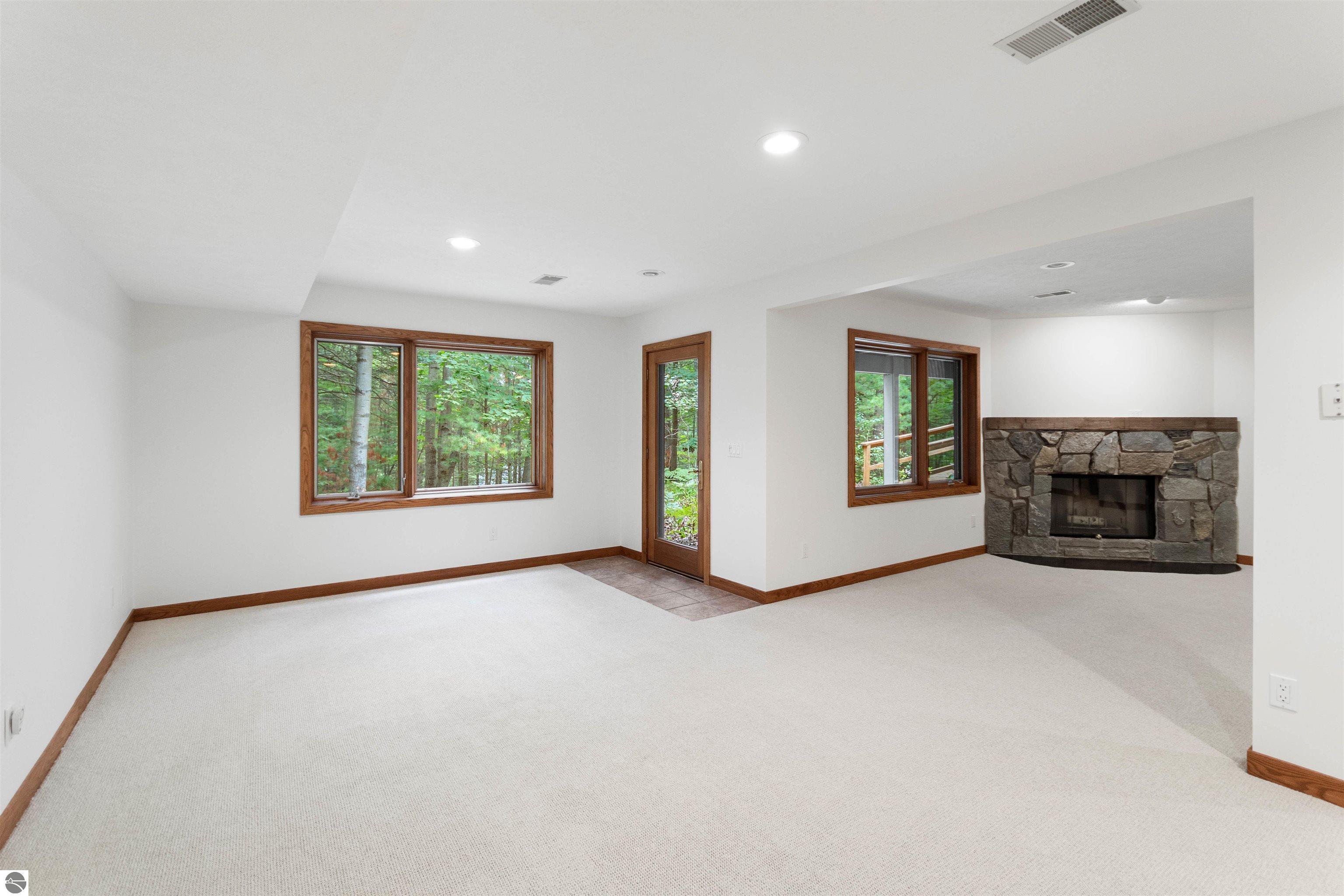 Traverse City, Michigan, 49686, United States, 3 Bedrooms Bedrooms, ,3 BathroomsBathrooms,Residential,For Sale,1942277