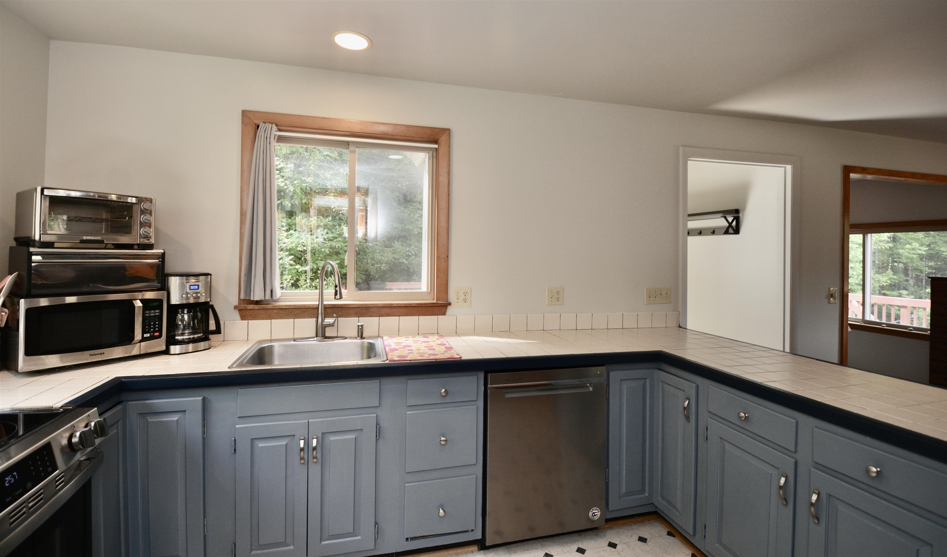 Grantham, New Hampshire, 03753, United States, 3 Bedrooms Bedrooms, ,3 BathroomsBathrooms,Residential,For Sale,1927366