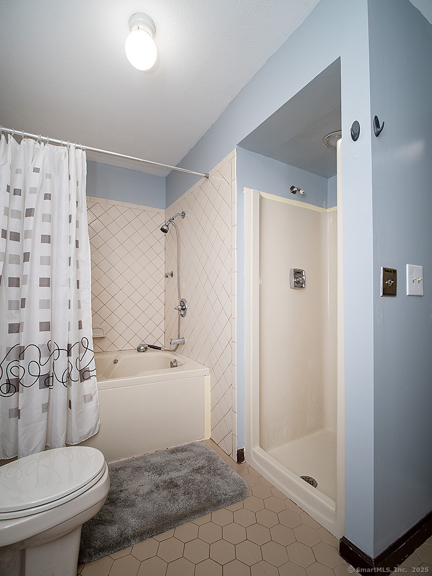 Woodbridge, Connecticut, 06525, United States, 4 Bedrooms Bedrooms, ,4 BathroomsBathrooms,Residential,For Sale,1906331