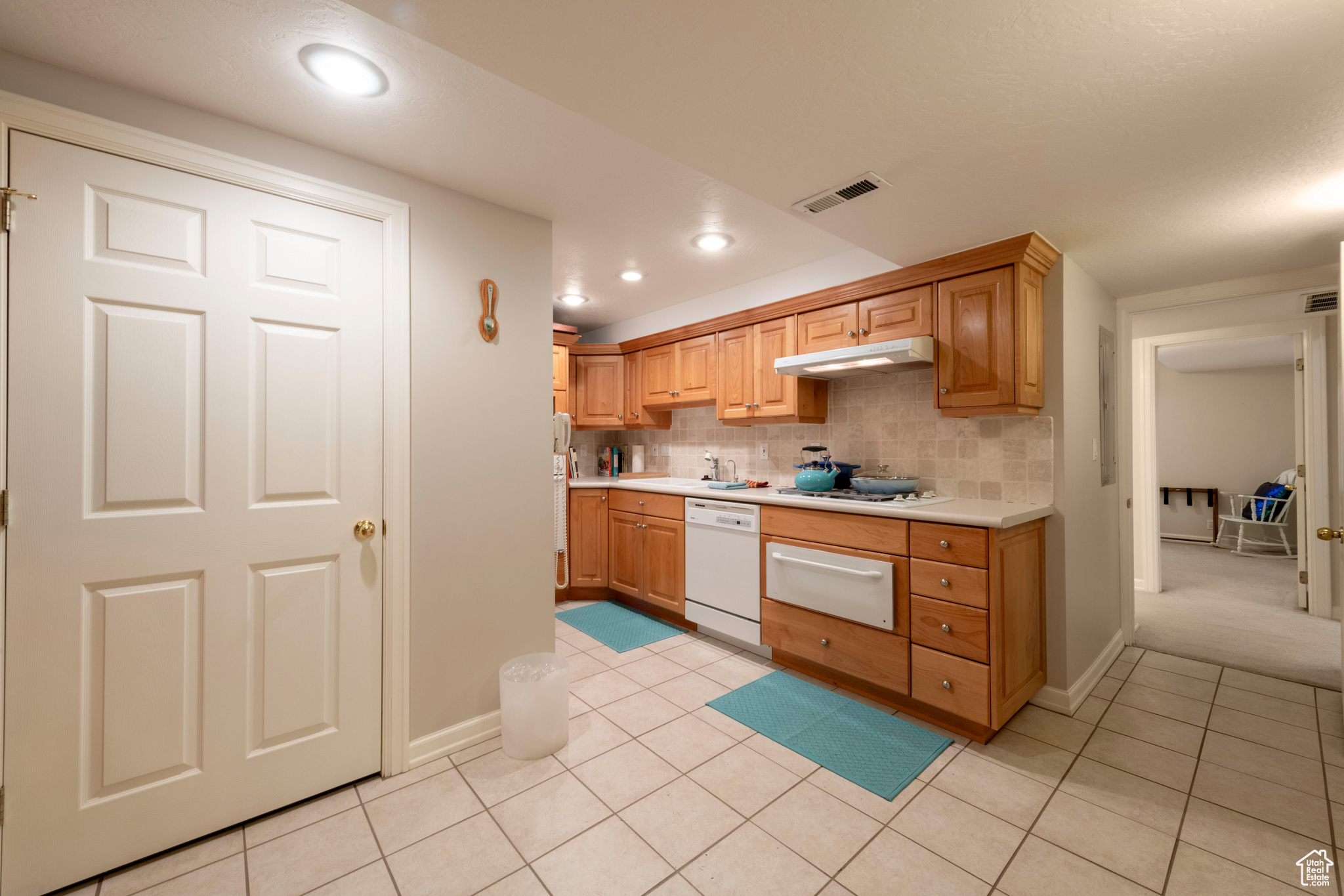 Murray, Utah, 84121, United States, 6 Bedrooms Bedrooms, ,2 BathroomsBathrooms,Residential,For Sale,1927419