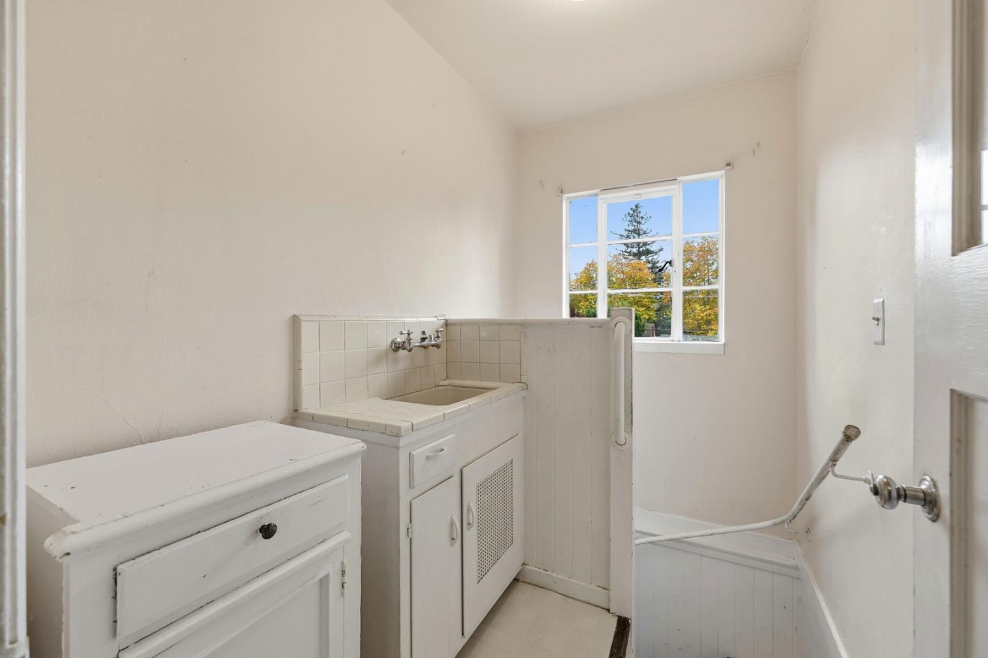 Burlingame, California, 94010, United States, 2 Bedrooms Bedrooms, ,2 BathroomsBathrooms,Residential,For Sale,1987615