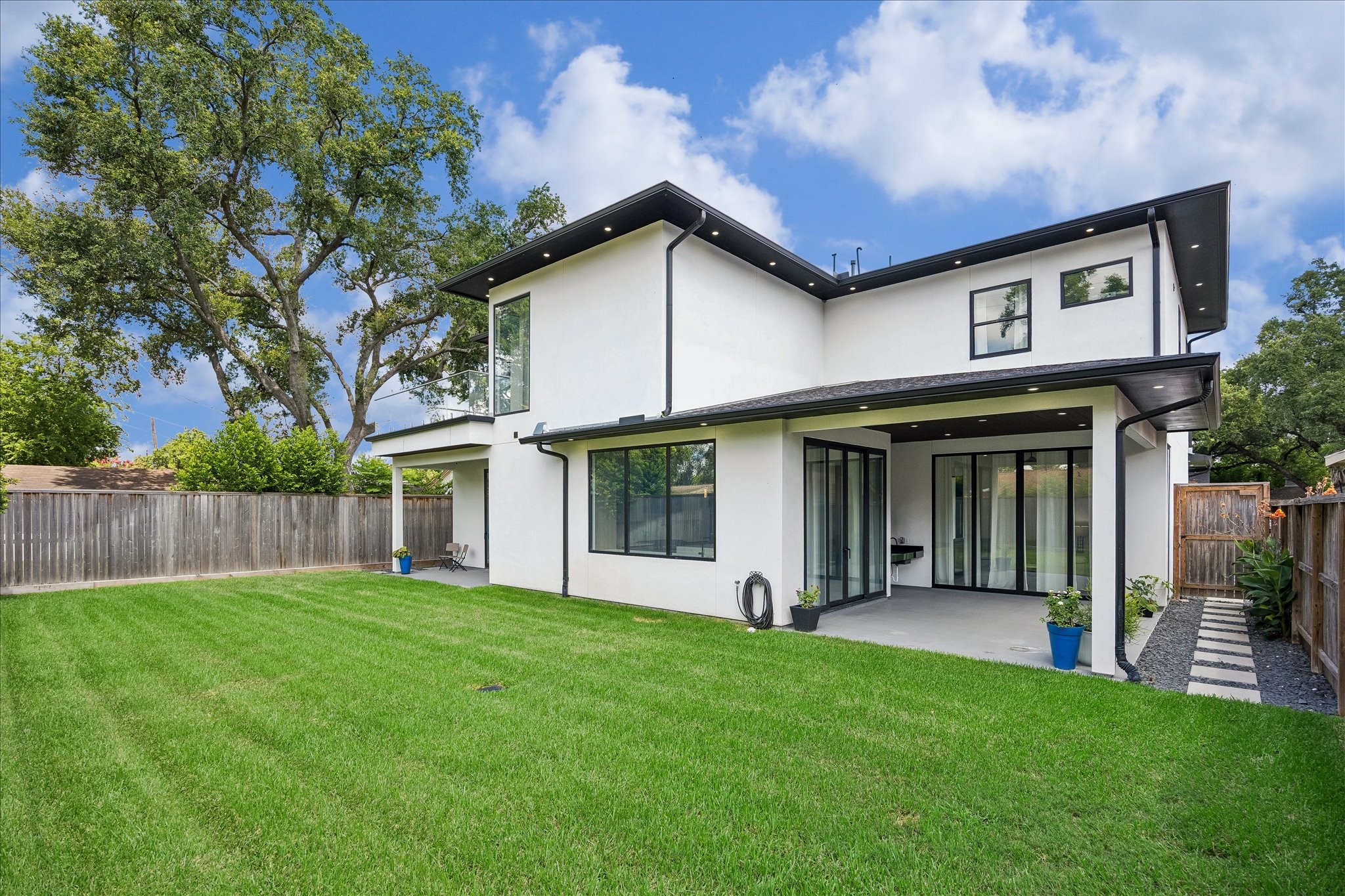  9909 Larston Street - 物件實景