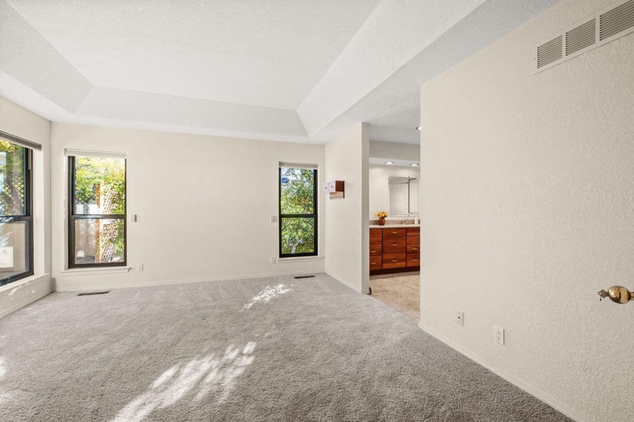 Albuquerque, New Mexico, 87111, United States, 4 Bedrooms Bedrooms, ,3 BathroomsBathrooms,Residential,For Sale,1947395