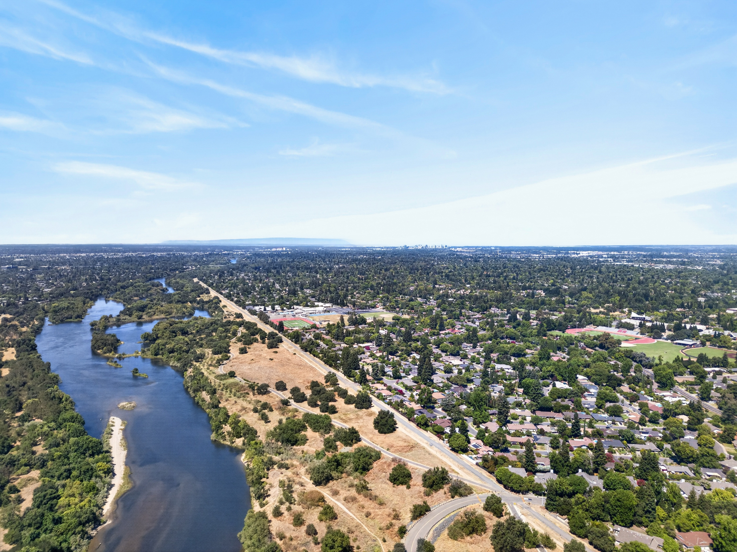  1073 Harrington Way, Carmichael, CA 95608 - 物件實景