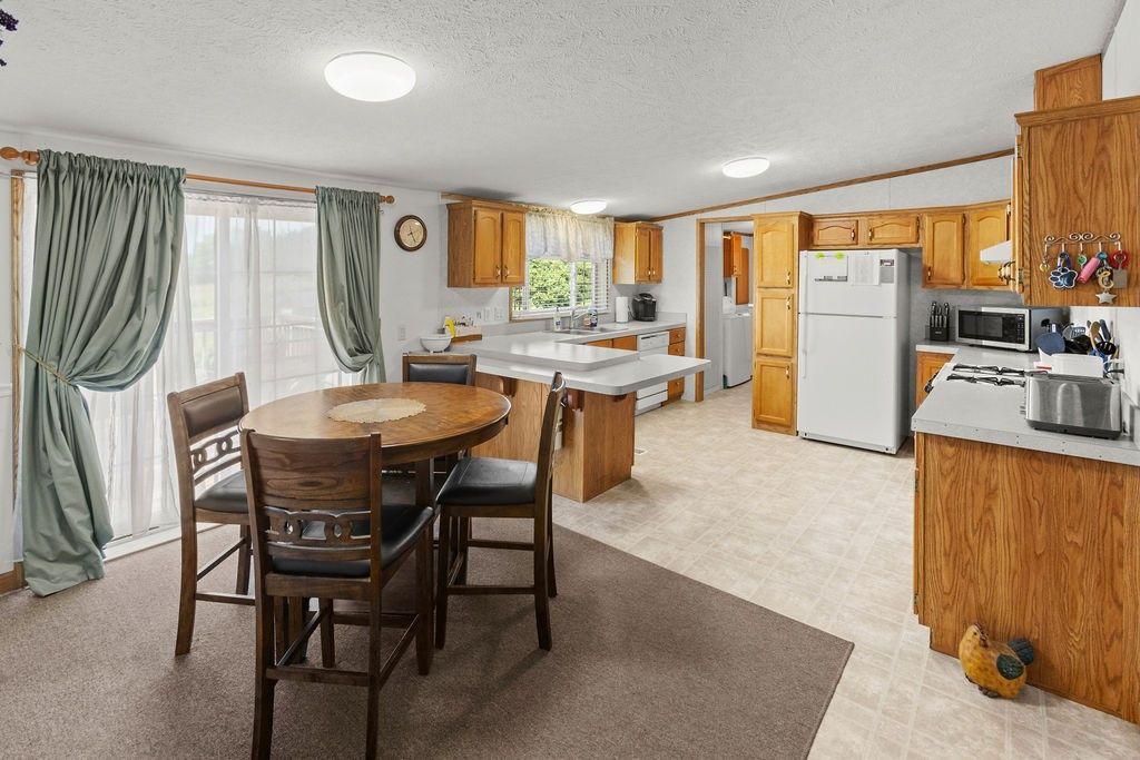 Franklin, New York, 13775, United States, 3 Bedrooms Bedrooms, ,2 BathroomsBathrooms,Residential,For Sale,1967662