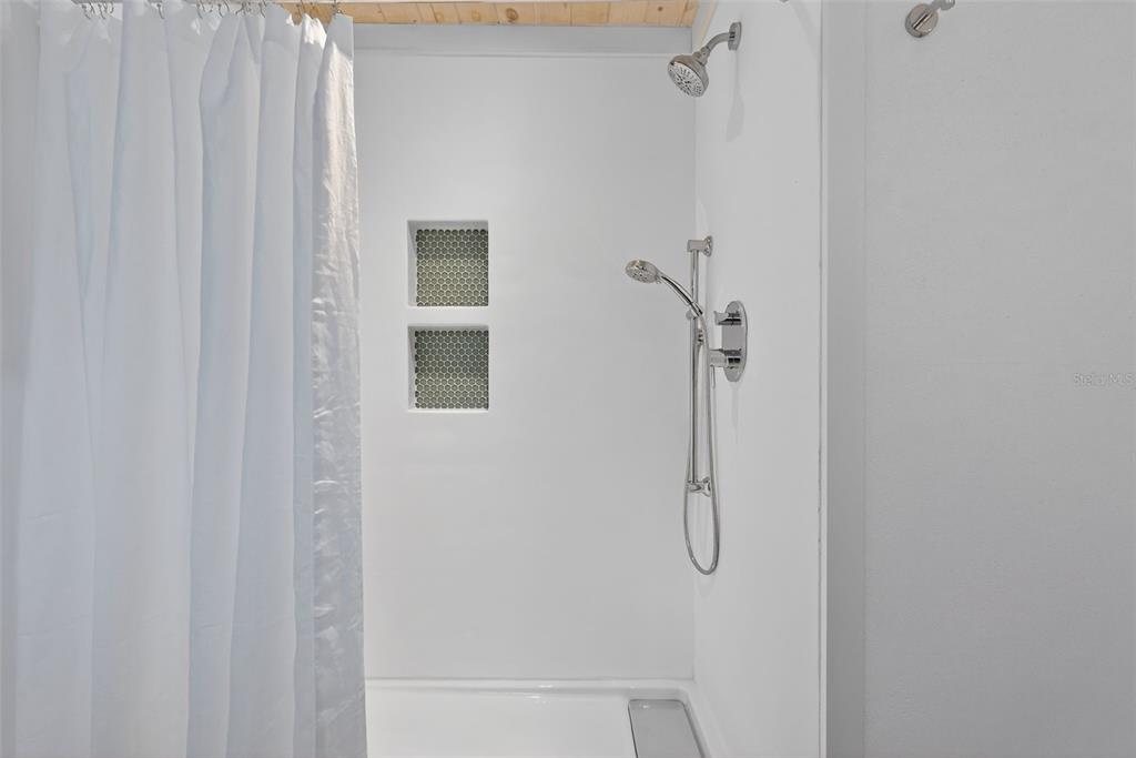 Sarasota, Florida, 34239, United States, 3 Bedrooms Bedrooms, ,2 BathroomsBathrooms,Residential,For Sale,1991192