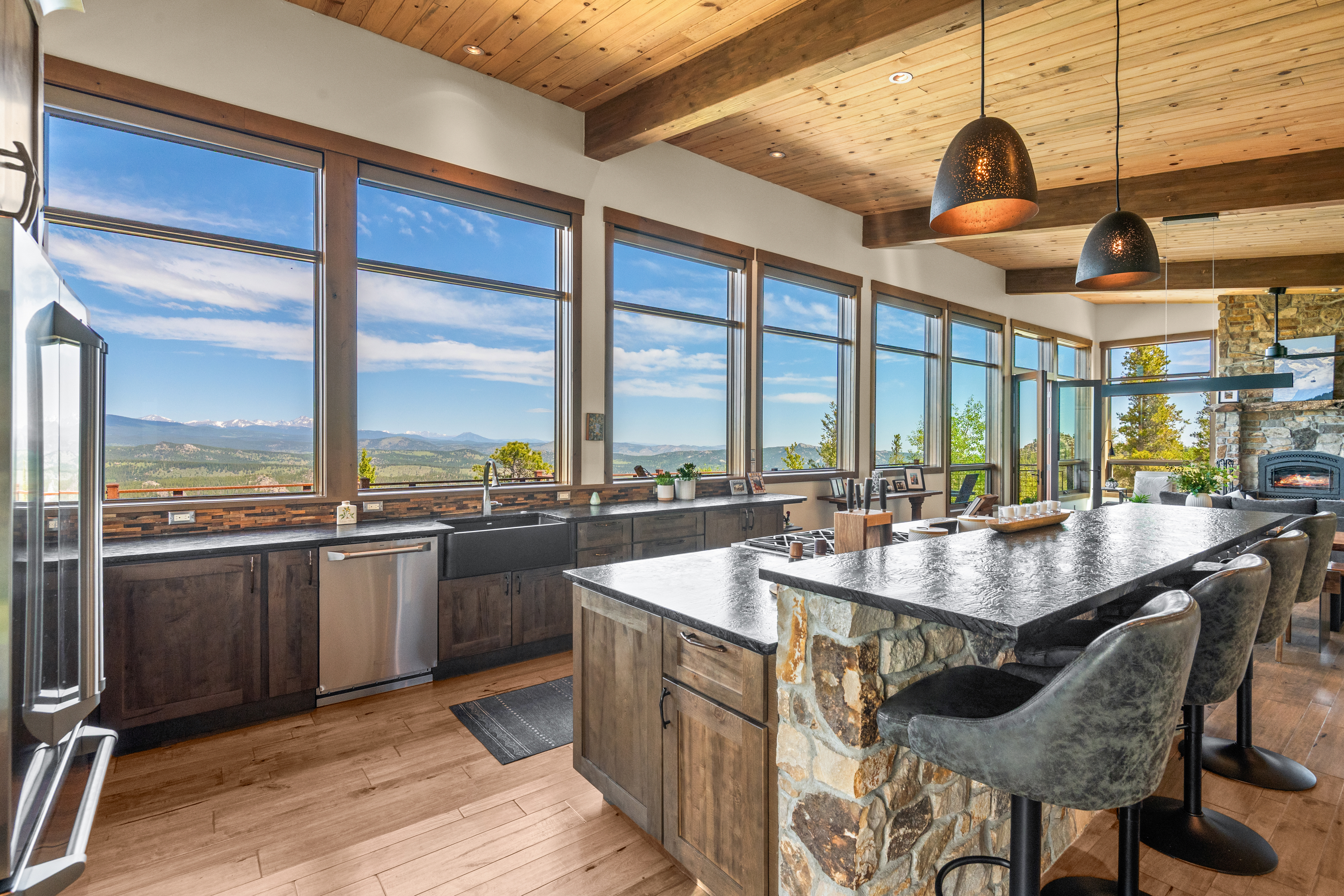  Custom Retreat with Unobstructed Views - 物件實景