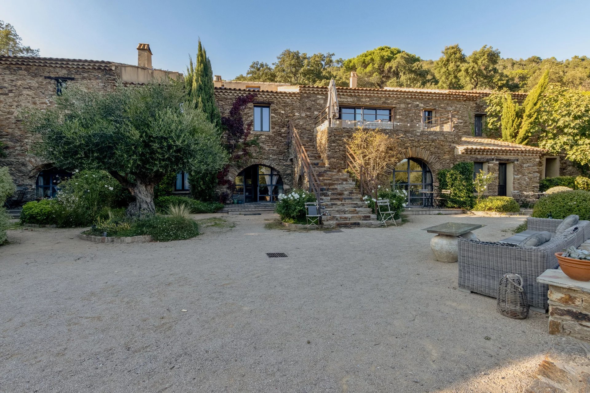 La Garde-Freinet, Provence-Alpes-Côte d’Azur, 83680, FR, 12 Bedrooms Bedrooms, ,12 BathroomsBathrooms,Residential,For Sale,1998500