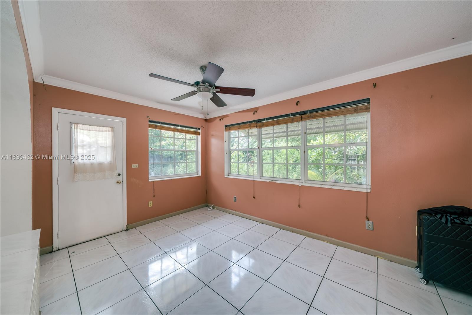Hollywood, Florida, 33024, United States, 3 Bedrooms Bedrooms, ,2 BathroomsBathrooms,Residential,For Sale,1892932