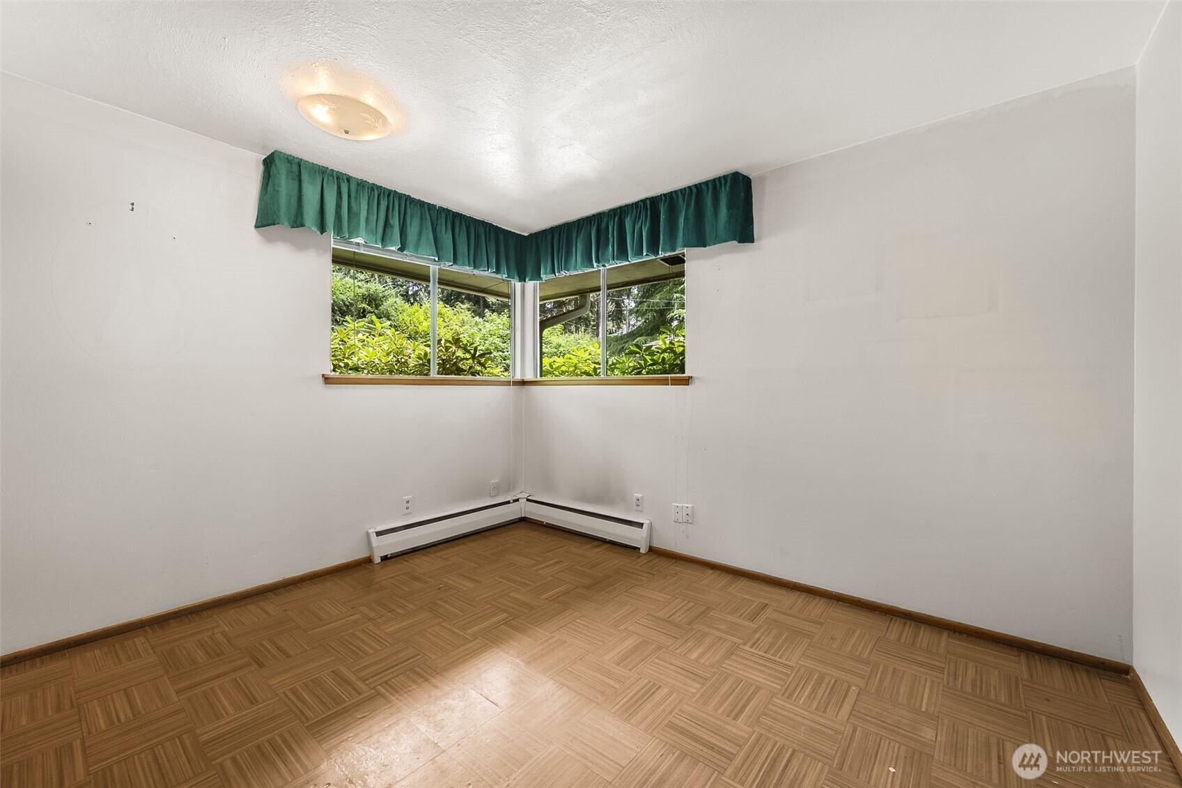 TACOMA, Washington, 98443, United States, 4 Bedrooms Bedrooms, ,3 BathroomsBathrooms,Residential,For Sale,1896165