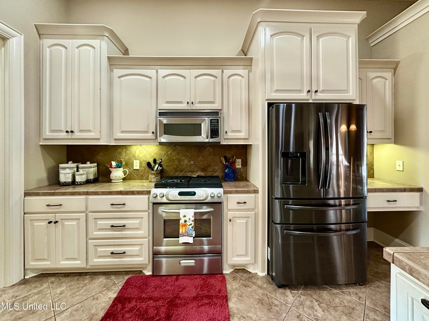 Clinton, Mississippi, 39056, United States, 4 Bedrooms Bedrooms, ,3 BathroomsBathrooms,Residential,For Sale,1998681