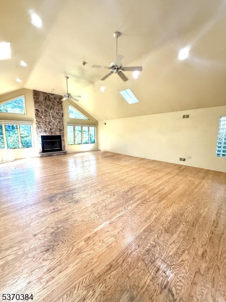 Springfield Twp., New Jersey, 07081, United States, 4 Bedrooms Bedrooms, ,4 BathroomsBathrooms,Residential,For Sale,1898567