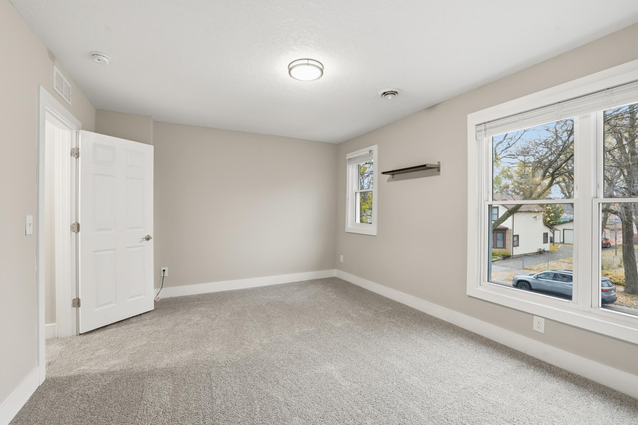 Saint Paul, Minnesota, 55102, United States, ,Residential,For Sale,1989124