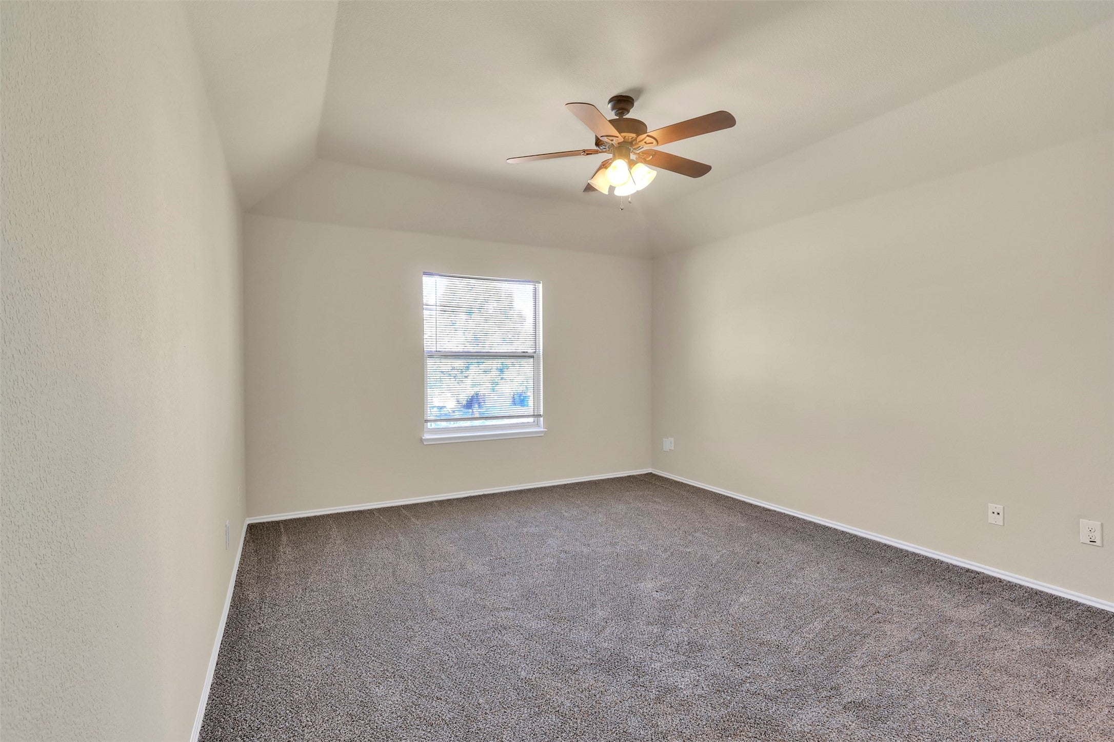 Little Elm, Texas, 75068, United States, 6 Bedrooms Bedrooms, ,6 BathroomsBathrooms,Residential,For Sale,1980428