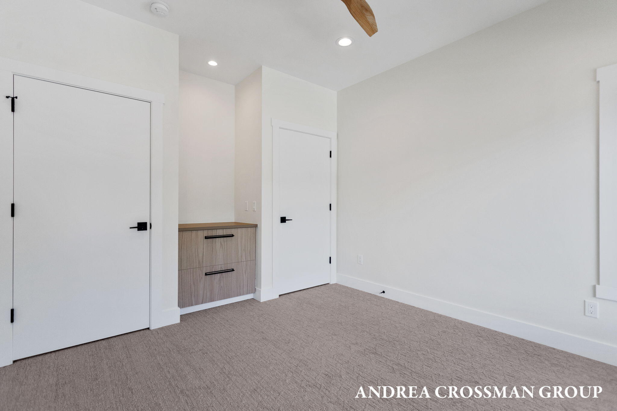 South Haven, Michigan, 49090, United States, 3 Bedrooms Bedrooms, ,3 BathroomsBathrooms,Residential,For Sale,1987692