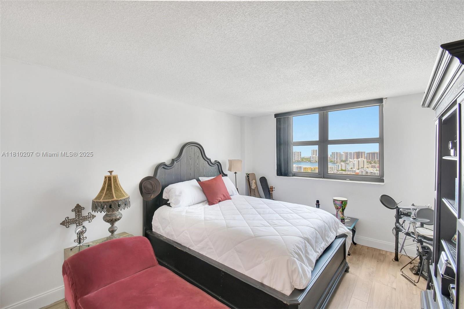 Sunny Isles Beach, Florida, 33160, United States, 2 Bedrooms Bedrooms, ,2 BathroomsBathrooms,Residential,For Sale,1837266