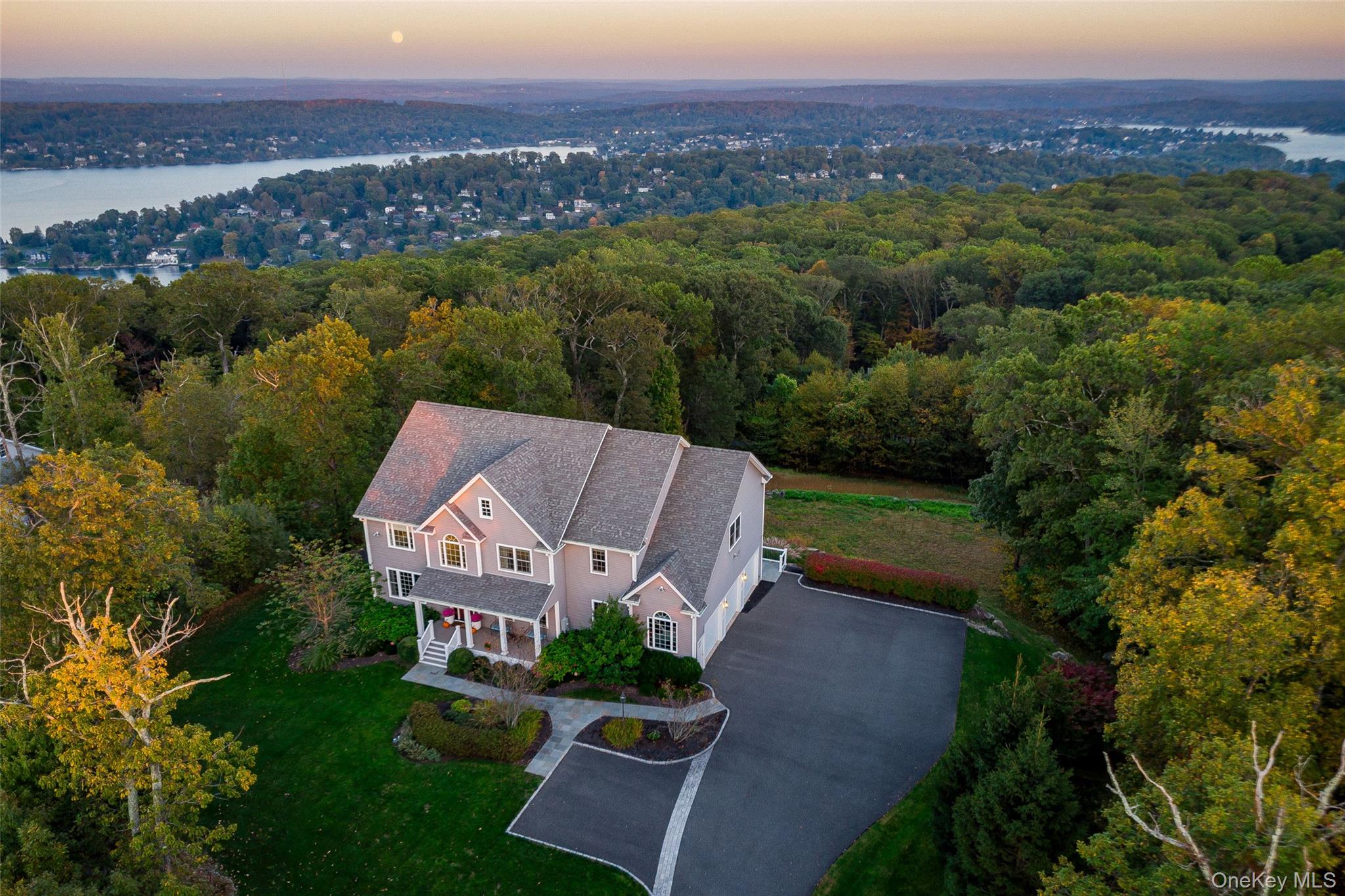 Call Listing Agent, Connecticut, 06812, United States, 5 Bedrooms Bedrooms, ,6 BathroomsBathrooms,Residential,For Sale,1991031