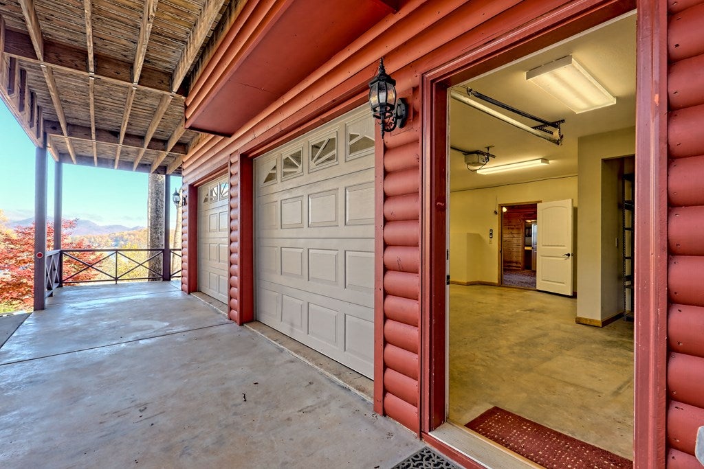 Young Harris, Georgia, 30582, United States, 4 Bedrooms Bedrooms, ,5 BathroomsBathrooms,Residential,For Sale,1987920