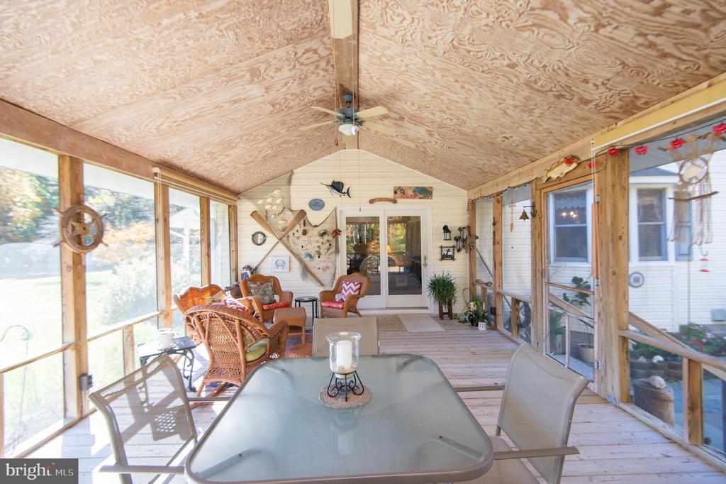 Denton, Maryland, 21629, United States, 4 Bedrooms Bedrooms, ,3 BathroomsBathrooms,Residential,For Sale,1992998