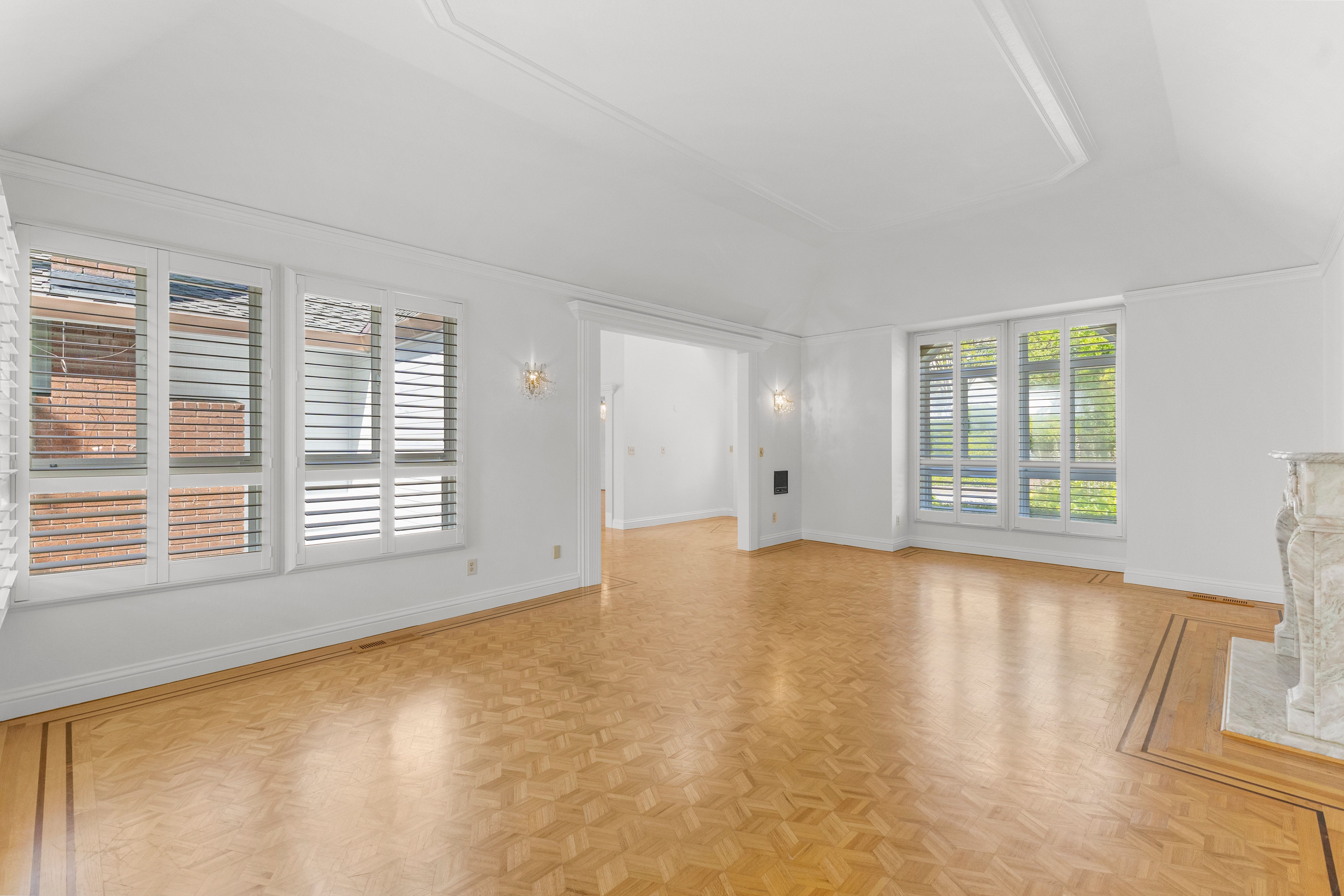  Elegant Custom Home in Gated Silver Maple - 物件實景