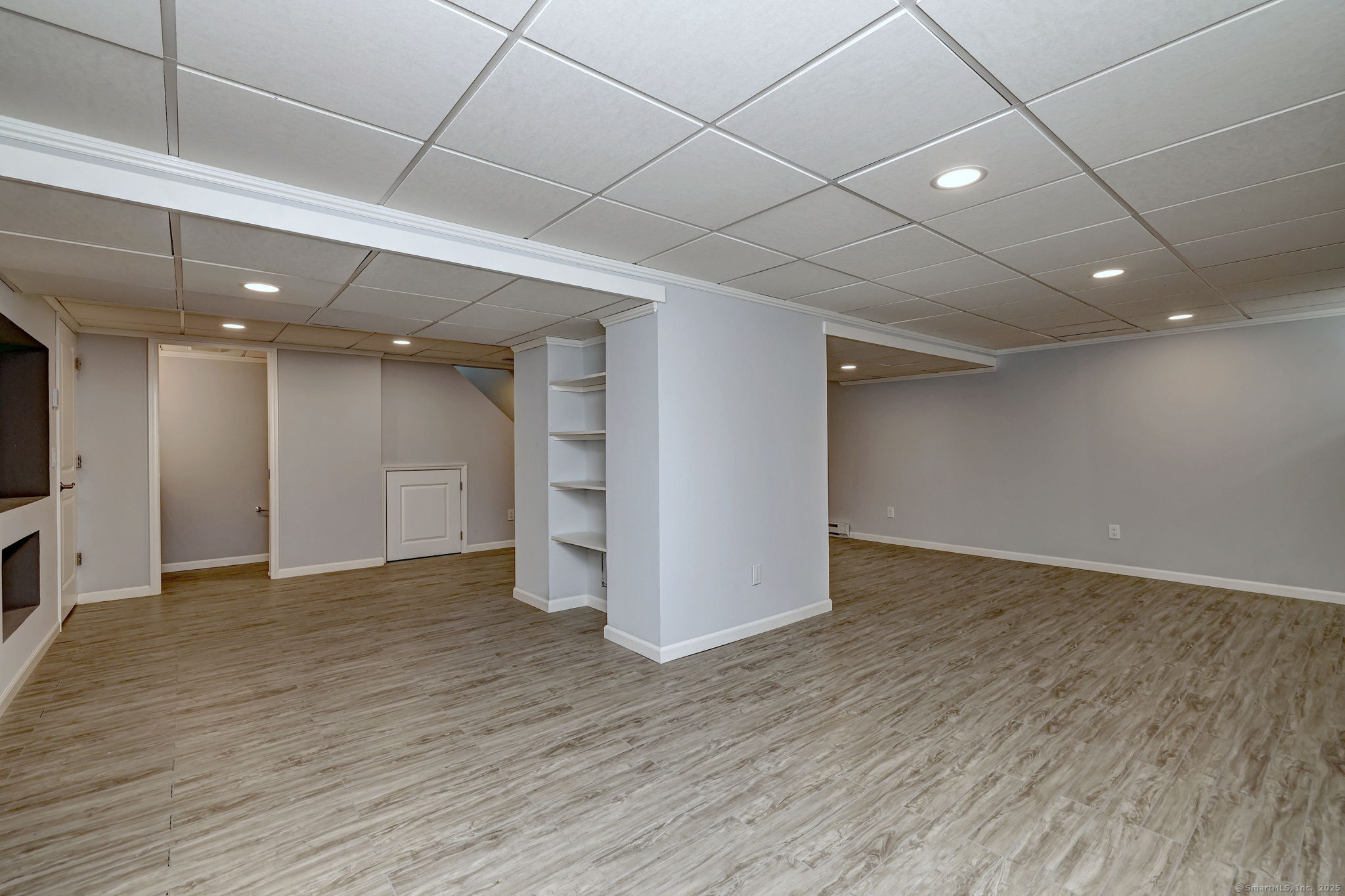 Hamden, Connecticut, 06517, United States, 4 Bedrooms Bedrooms, ,4 BathroomsBathrooms,Residential,For Sale,1942172