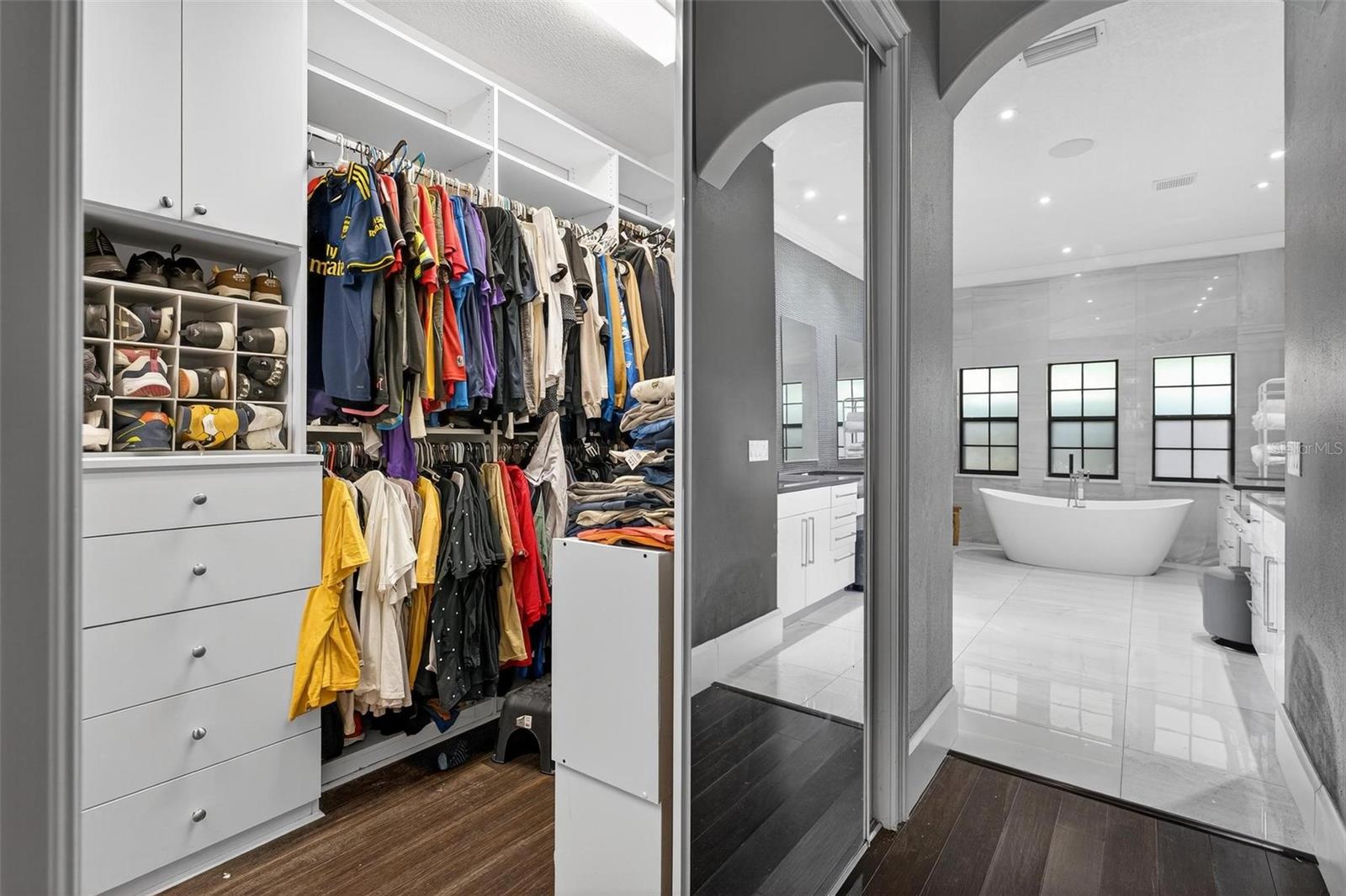 WINDERMERE, Florida, 34786, United States, 5 Bedrooms Bedrooms, ,5 BathroomsBathrooms,Residential,For Sale,1976046