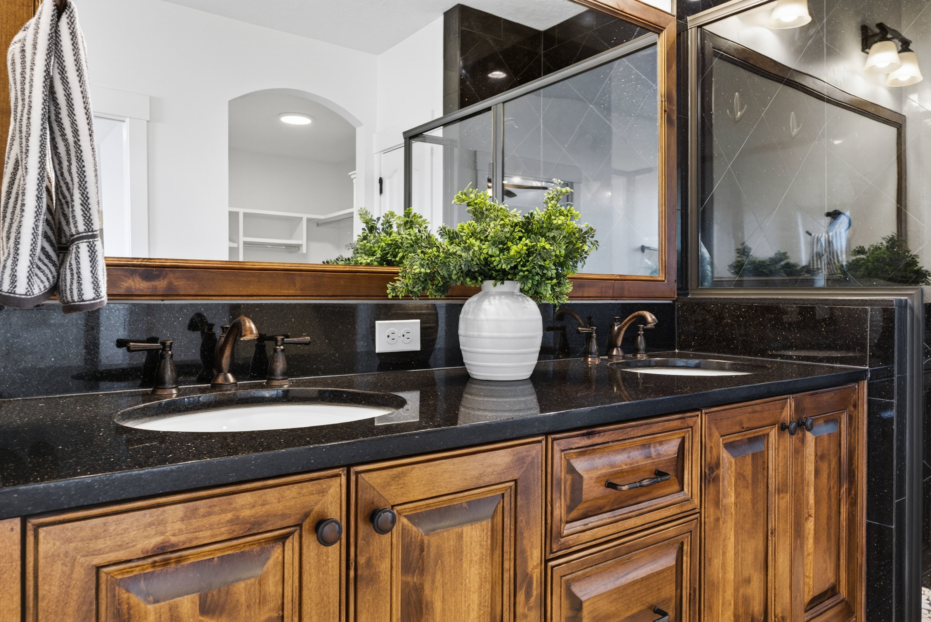  Refined Southeast Boise Living with Panoramic Vistas - 物件實景