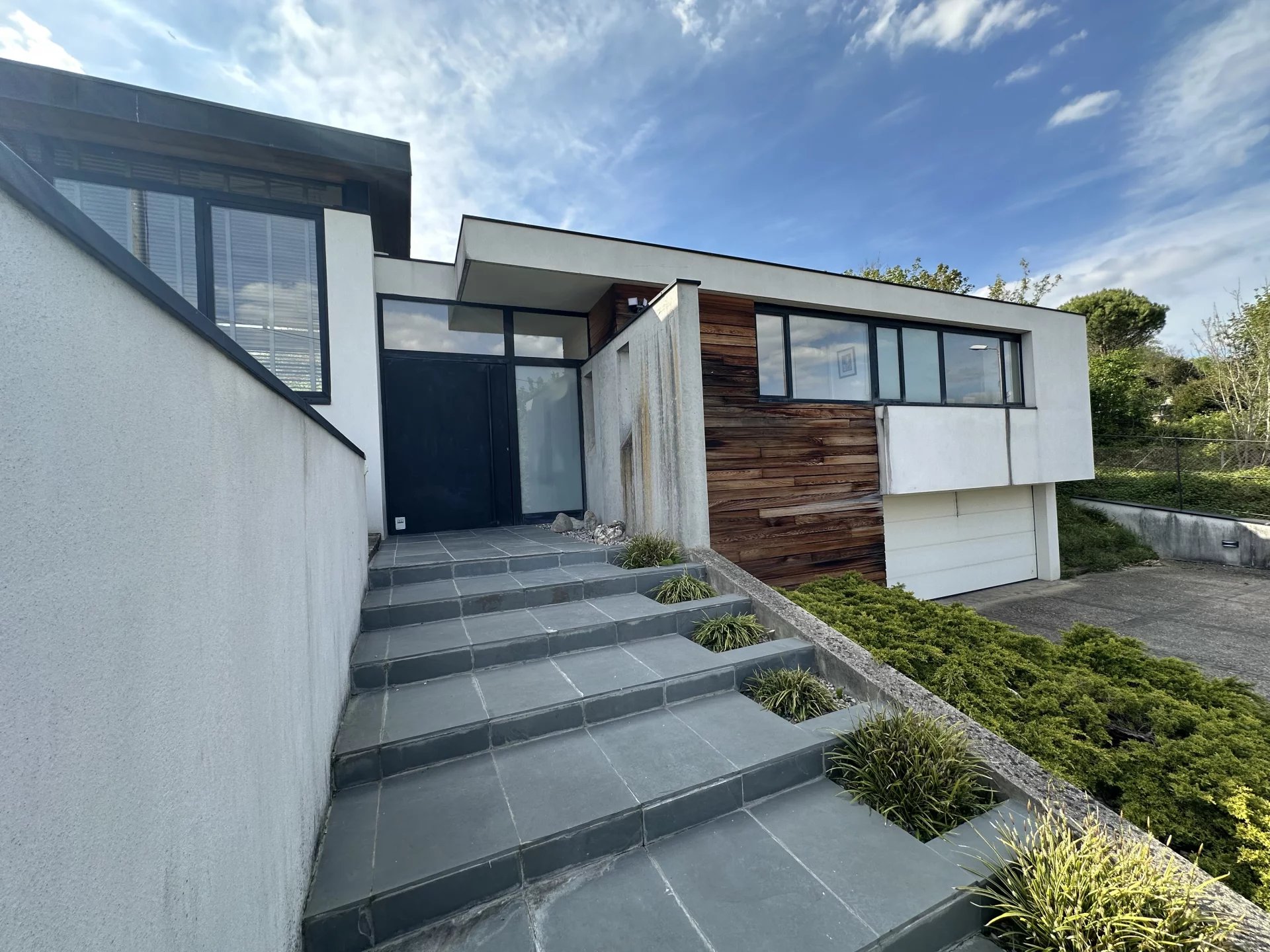 Le Pecq, Île-de-France, 78230, FR, 5 Bedrooms Bedrooms, ,Residential,For Sale,1994404