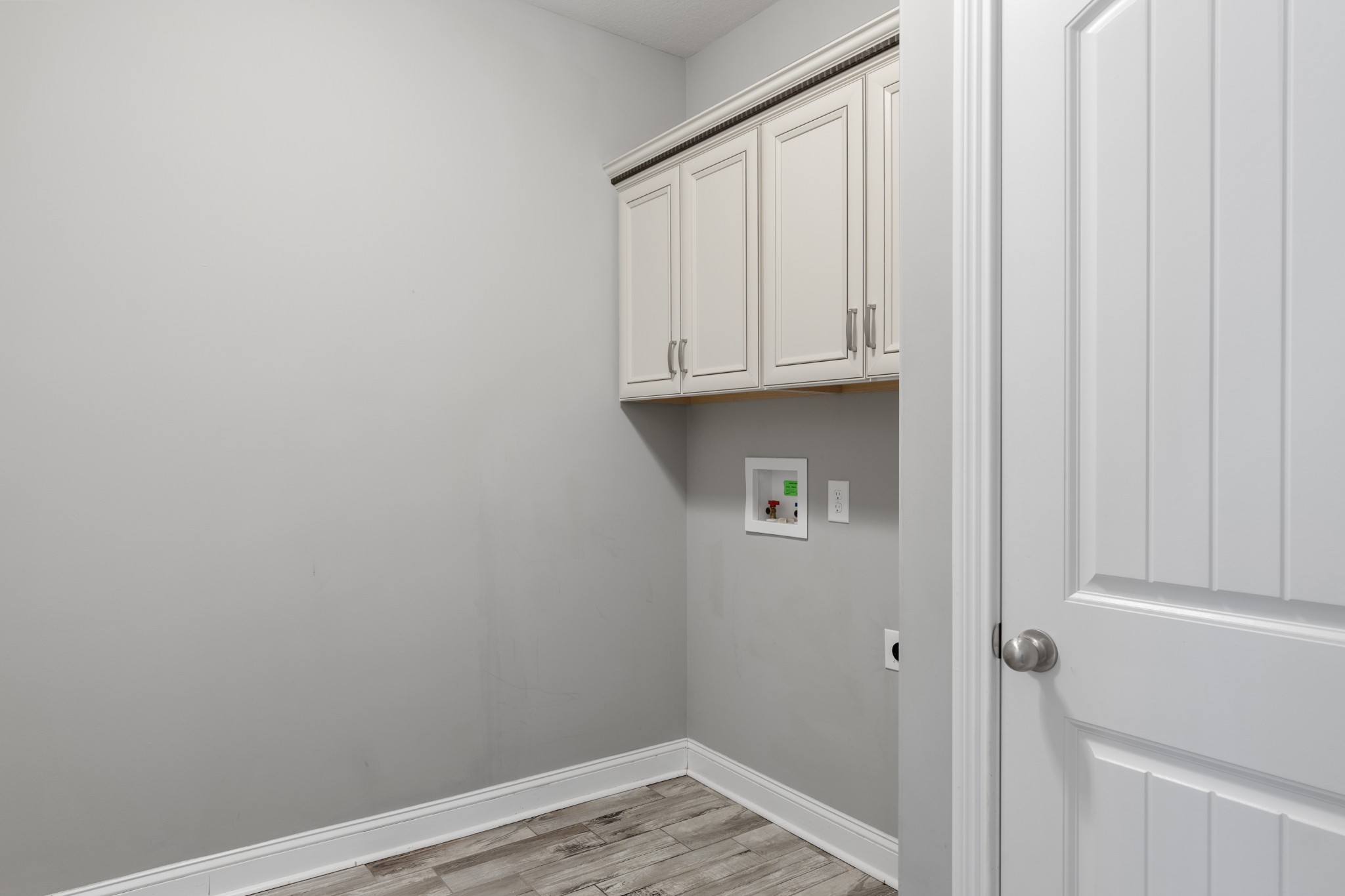 Clarksville, Tennessee, 37043, United States, 5 Bedrooms Bedrooms, ,4 BathroomsBathrooms,Residential,For Sale,1975936