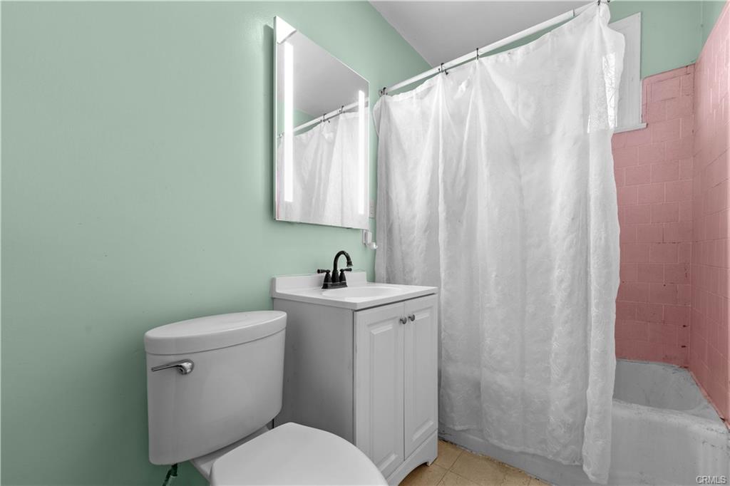 Lynwood, California, 90262, United States, 3 Bedrooms Bedrooms, ,1 BathroomBathrooms,Residential,For Sale,1895128