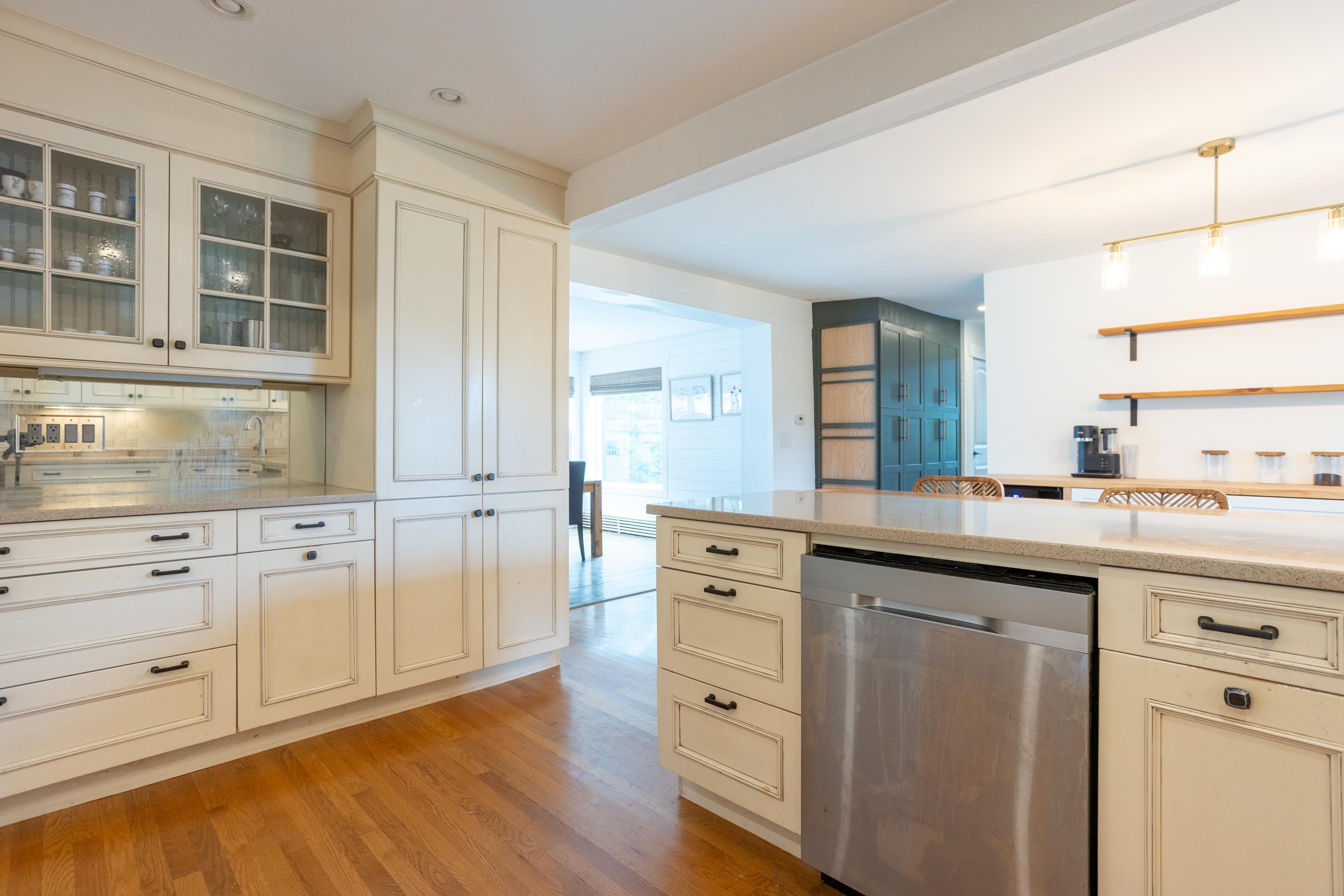 Hollis, New Hampshire, 03049, United States, 4 Bedrooms Bedrooms, ,4 BathroomsBathrooms,Residential,For Sale,1895545