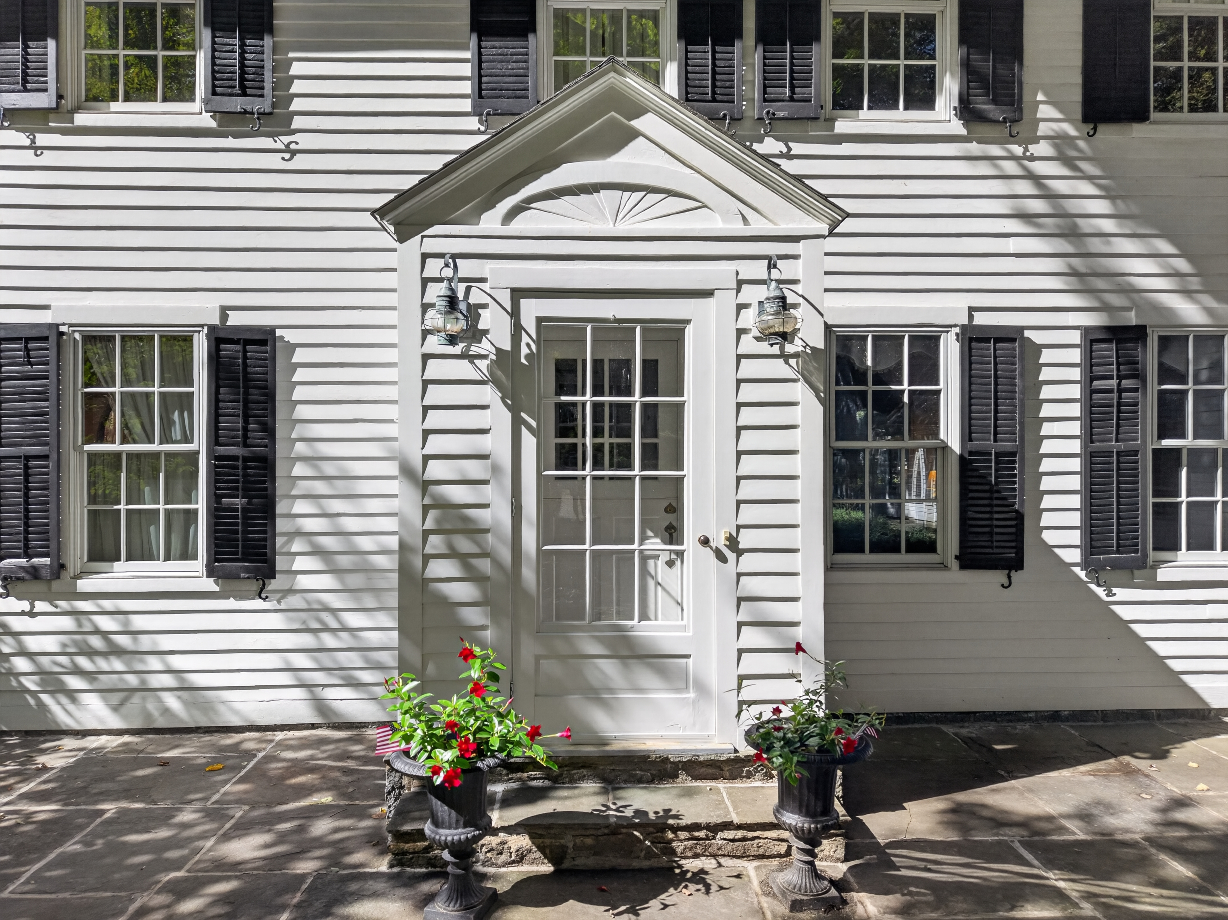  Charming and Updated Historic Colonial on 1.40 Acres - 物件實景