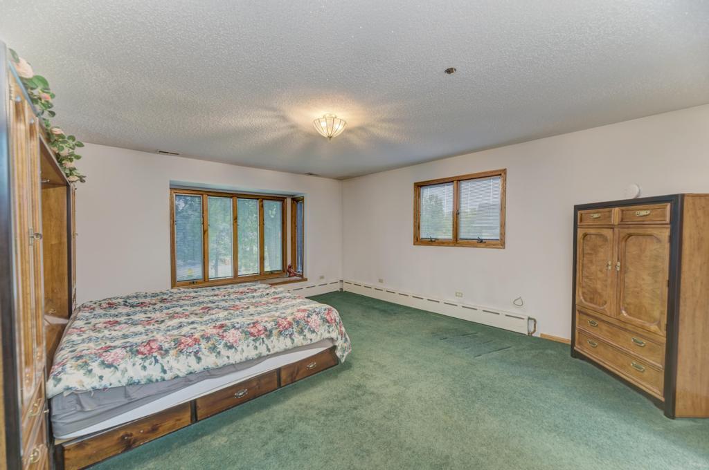 Keeneyville, Illinois, 60172, United States, 4 Bedrooms Bedrooms, ,4 BathroomsBathrooms,Residential,For Sale,1995437