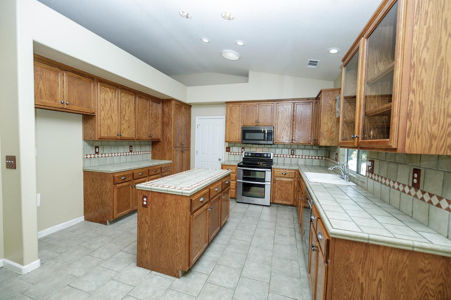 Hickman, California, 95323, United States, 4 Bedrooms Bedrooms, ,2 BathroomsBathrooms,Residential,For Sale,1914069