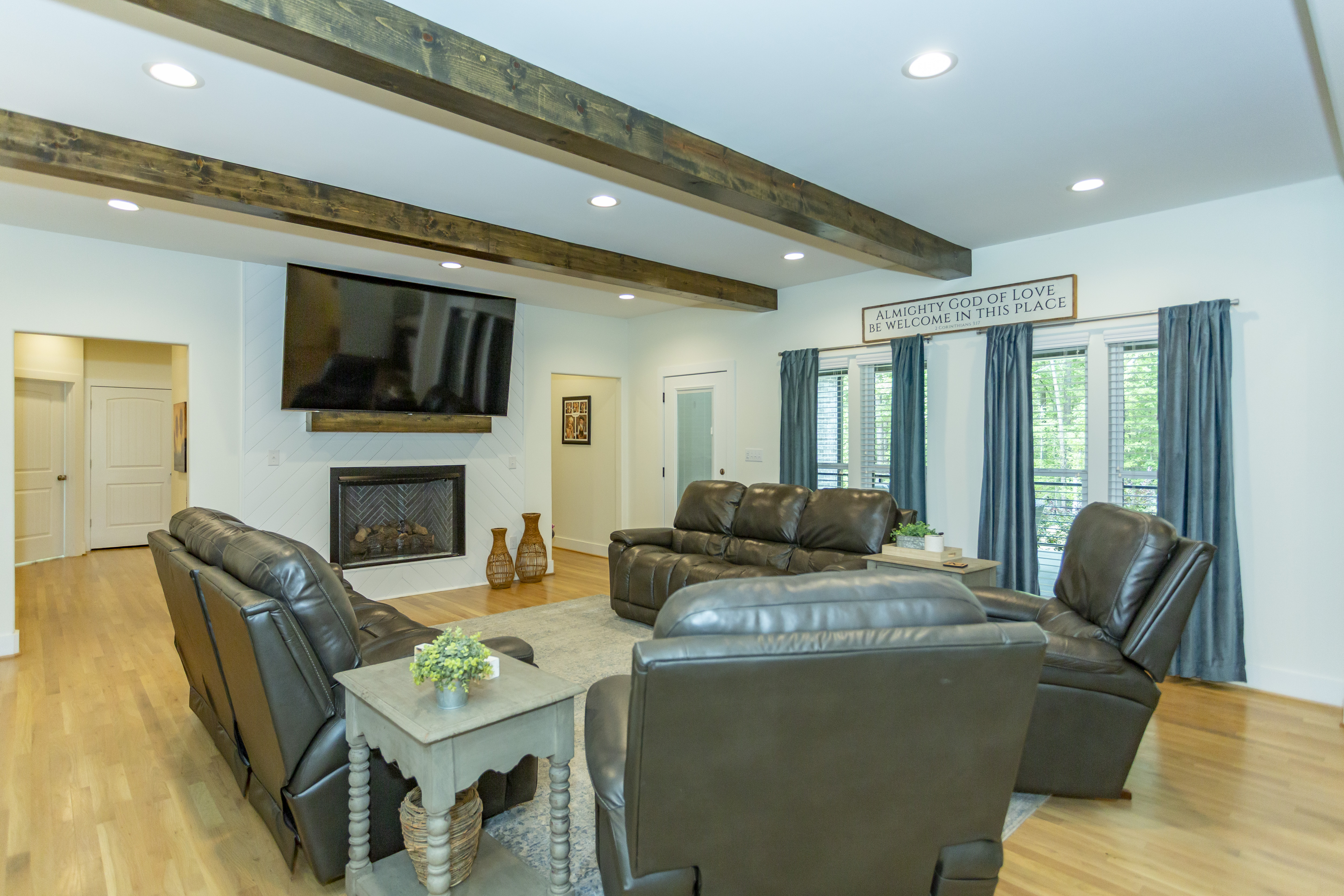 Helena, Alabama, 35080, United States, 5 Bedrooms Bedrooms, ,5 BathroomsBathrooms,Residential,For Sale,1979427