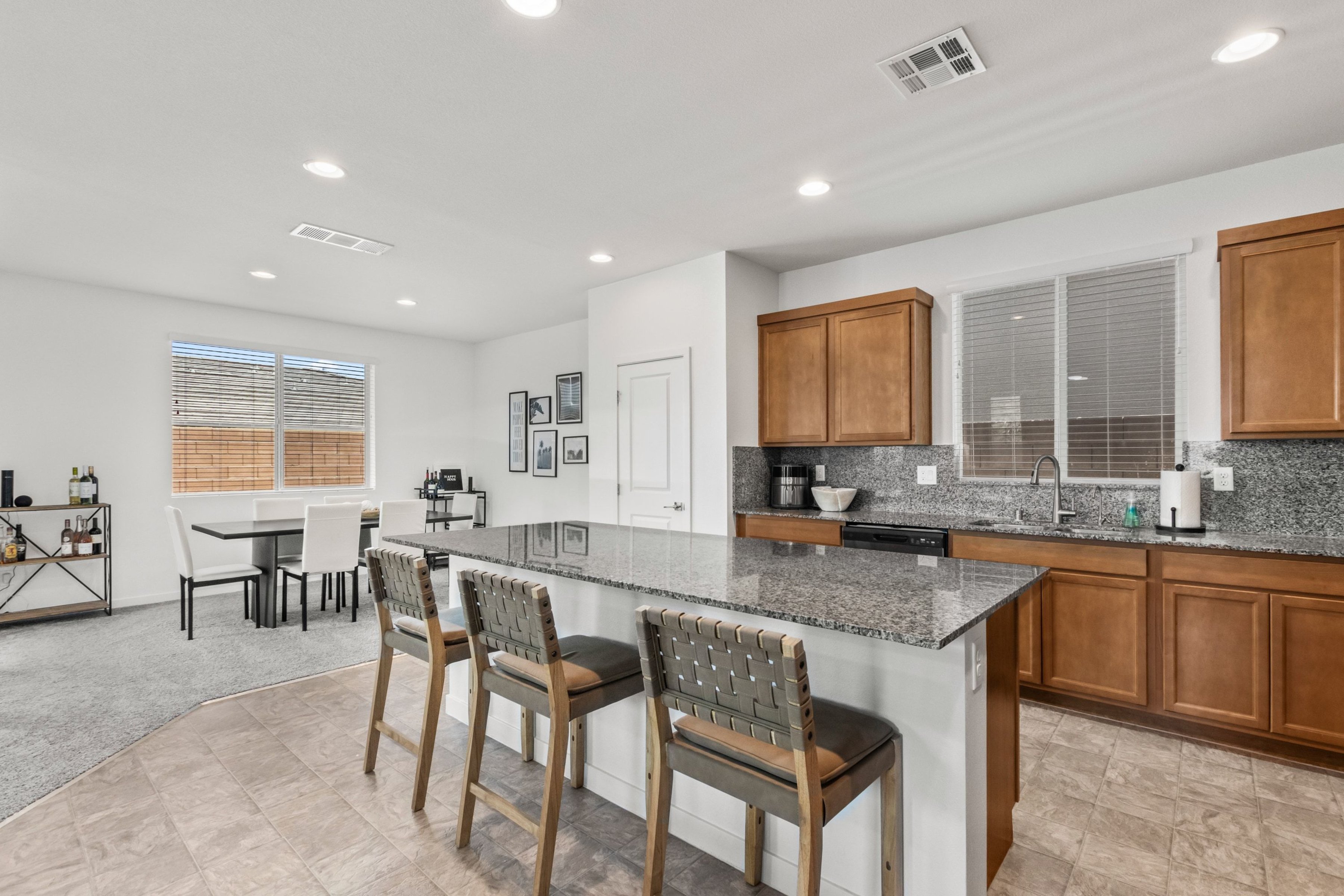  Four bedroom corner lot in very desirable southwest gated community - 物件實景