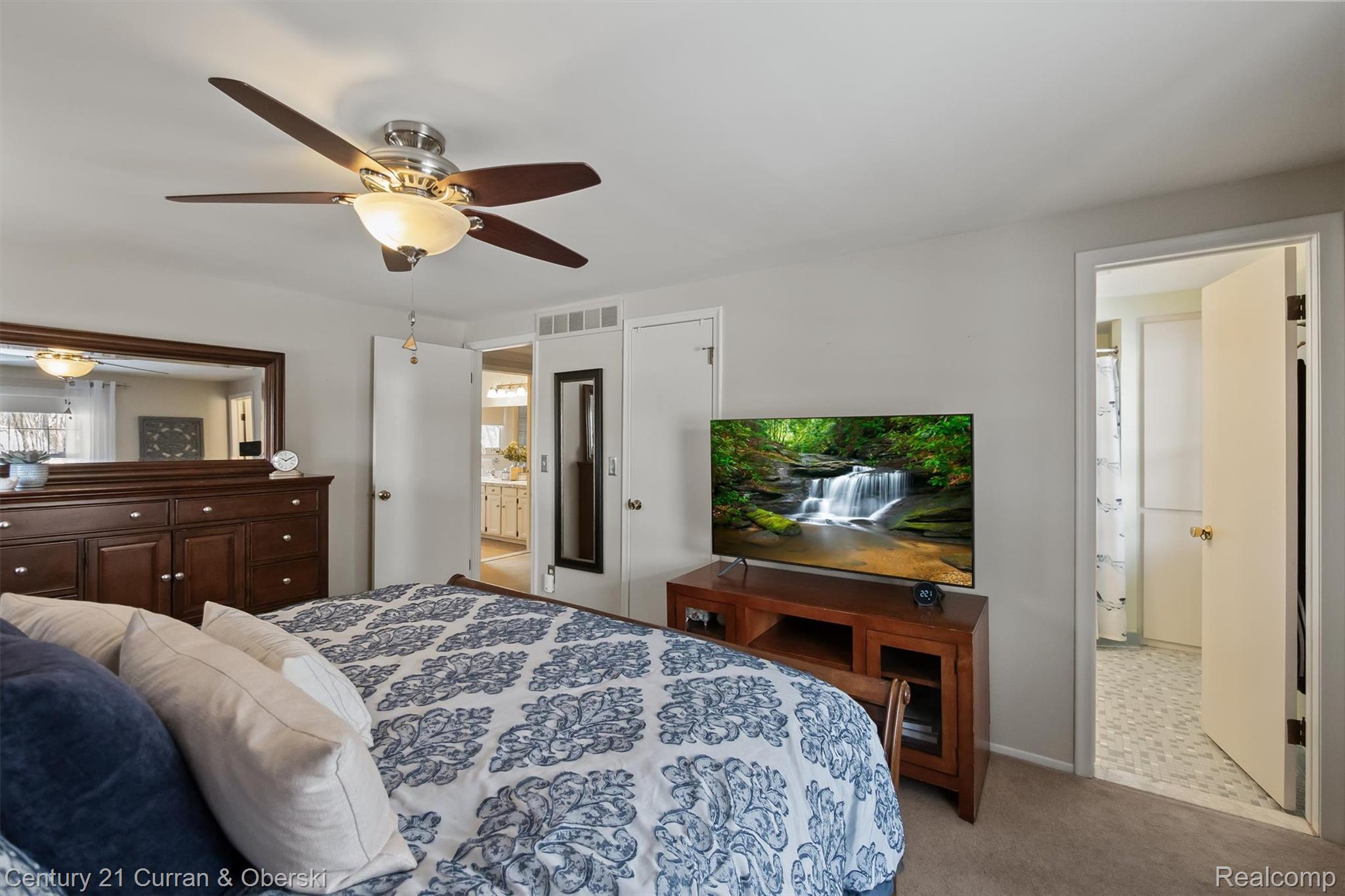 Northville, Michigan, 48167, United States, 5 Bedrooms Bedrooms, ,3 BathroomsBathrooms,Residential,For Sale,2009977