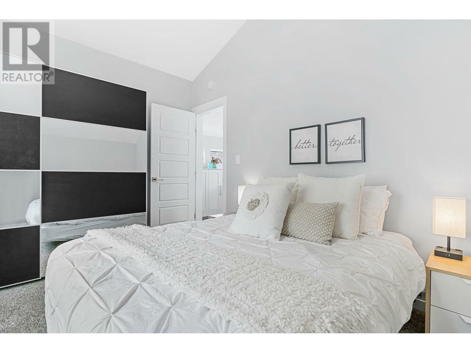 KELOWNA, British Columbia, V1Z 3R8, CA, 3 Bedrooms Bedrooms, ,2 BathroomsBathrooms,Residential,For Sale,1836675