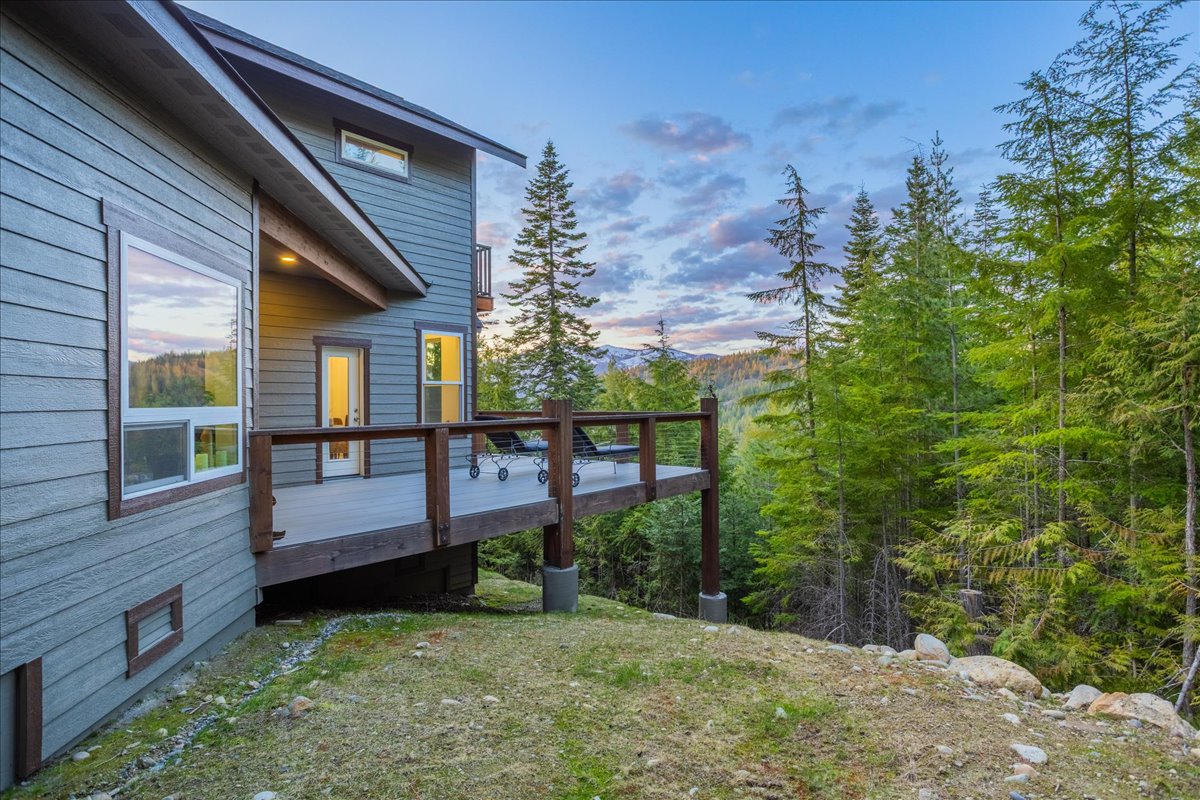 Sagle, Idaho, 83860, United States, 3 Bedrooms Bedrooms, ,4 BathroomsBathrooms,Residential,For Sale,1976949