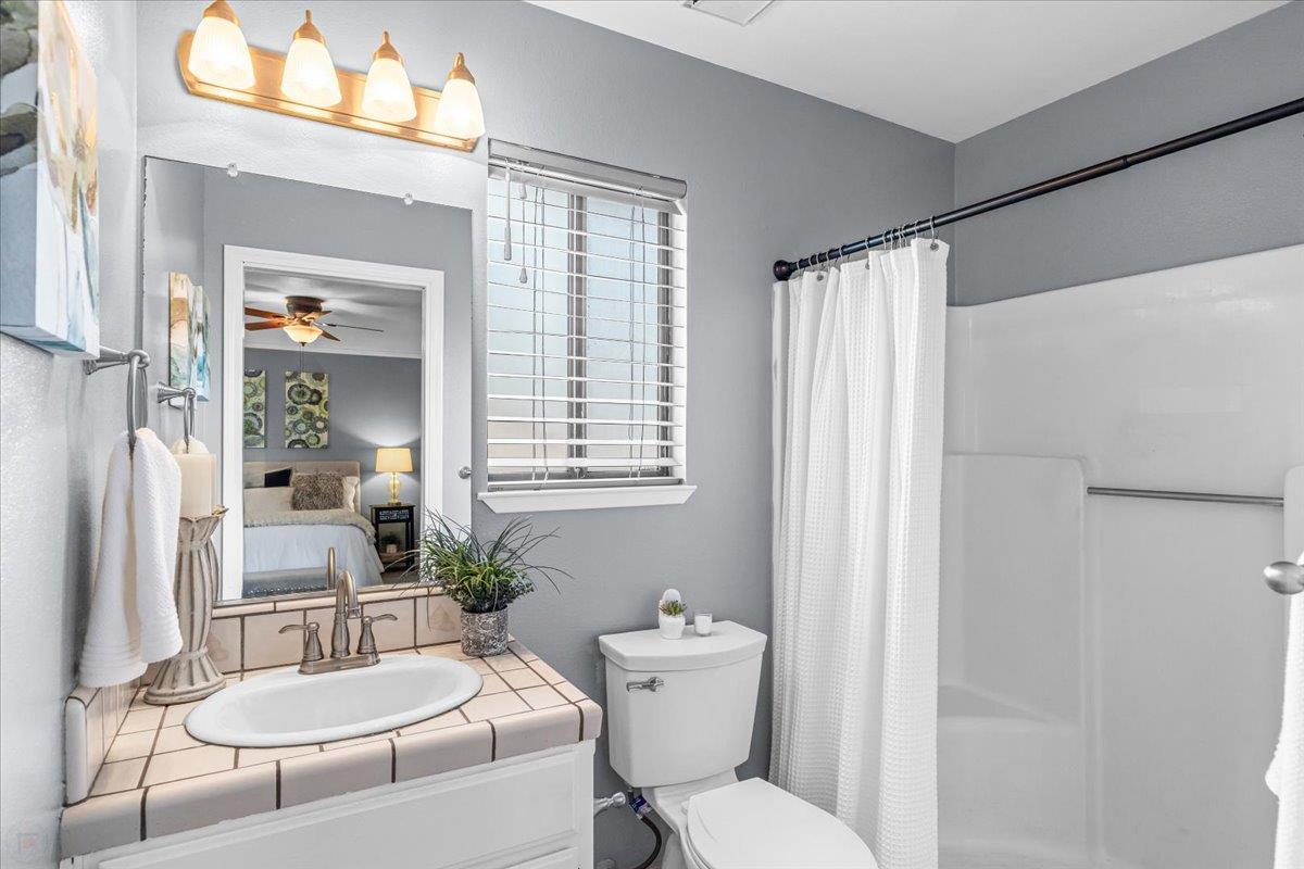 Oakdale, California, 95361, United States, 3 Bedrooms Bedrooms, ,3 BathroomsBathrooms,Residential,For Sale,1923997