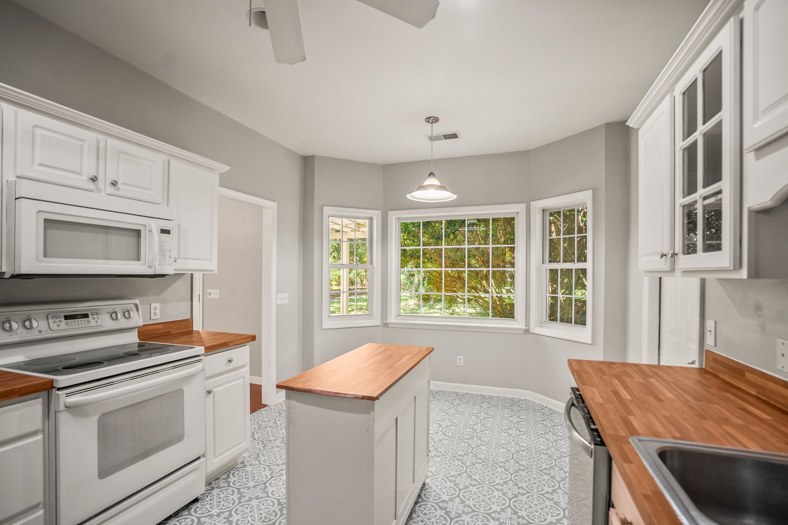 Beaufort, South Carolina, 29907, United States, 3 Bedrooms Bedrooms, ,2 BathroomsBathrooms,Residential,For Sale,1915207