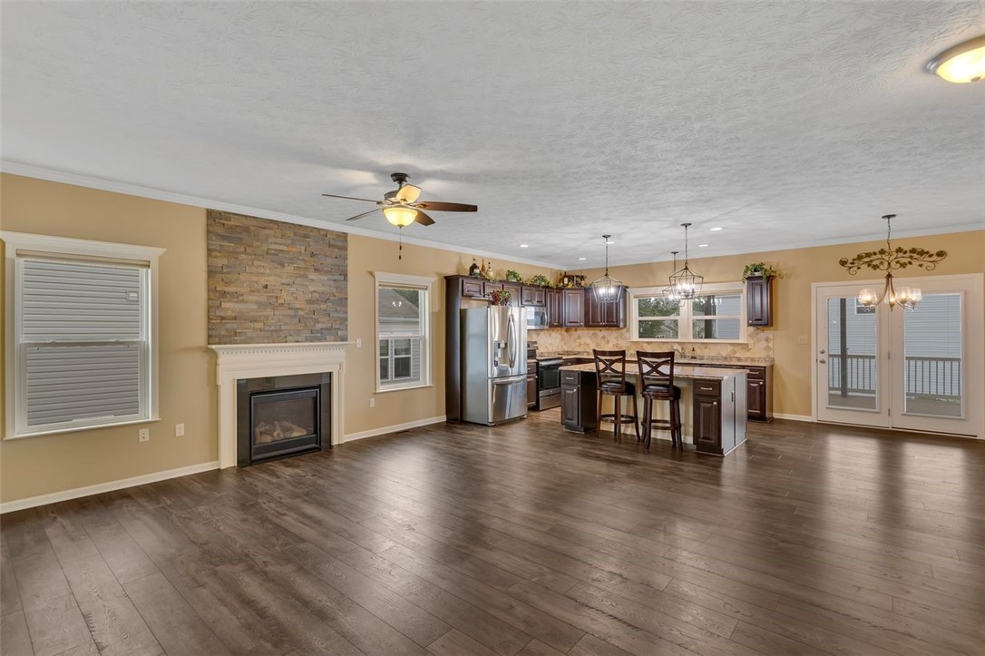 Jackson Twp, Pennsylvania, 16063, United States, 5 Bedrooms Bedrooms, ,4 BathroomsBathrooms,Residential,For Sale,1933406