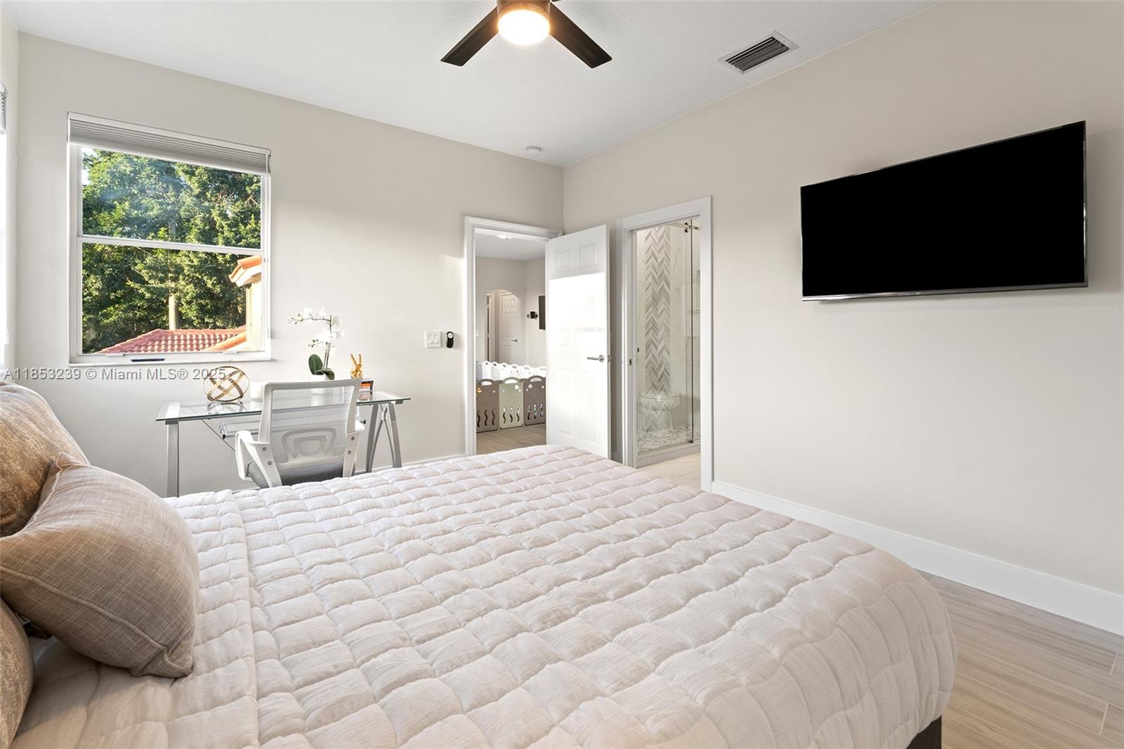 Weston, Florida, 33327, United States, 5 Bedrooms Bedrooms, ,6 BathroomsBathrooms,Residential,For Sale,1919791