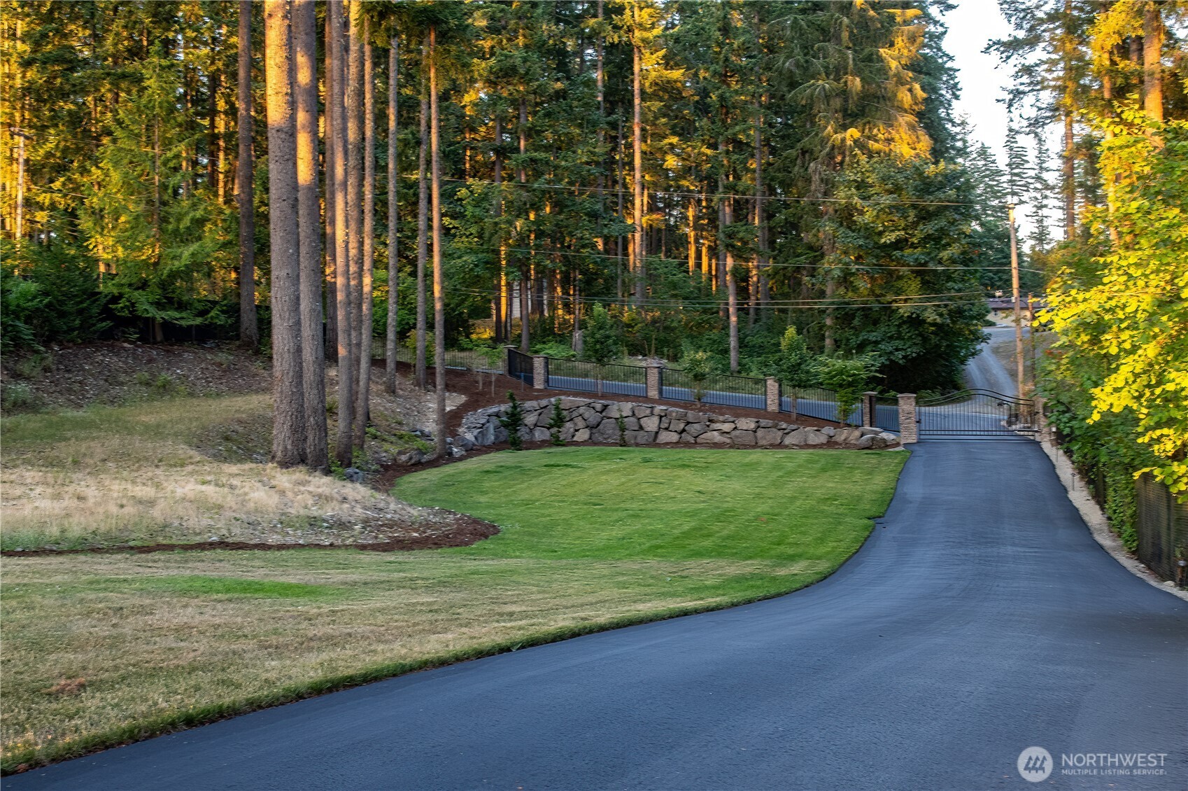 Black Diamond, Washington, 98010, United States, 4 Bedrooms Bedrooms, ,2 BathroomsBathrooms,Residential,For Sale,1902015
